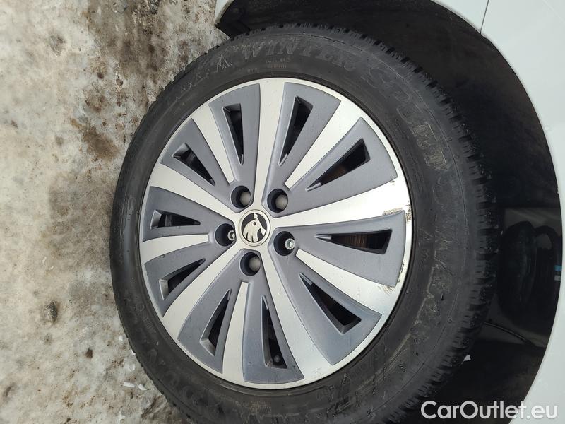  Skoda  Superb  Combi (3T5)(2010) Sup.C.FL2.0TDI 110 Style #13