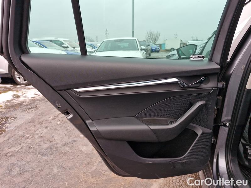  Skoda  Octavia  Combi (NX3)(2020) Oct.Combi 2.0TDI 85 Style AT #9