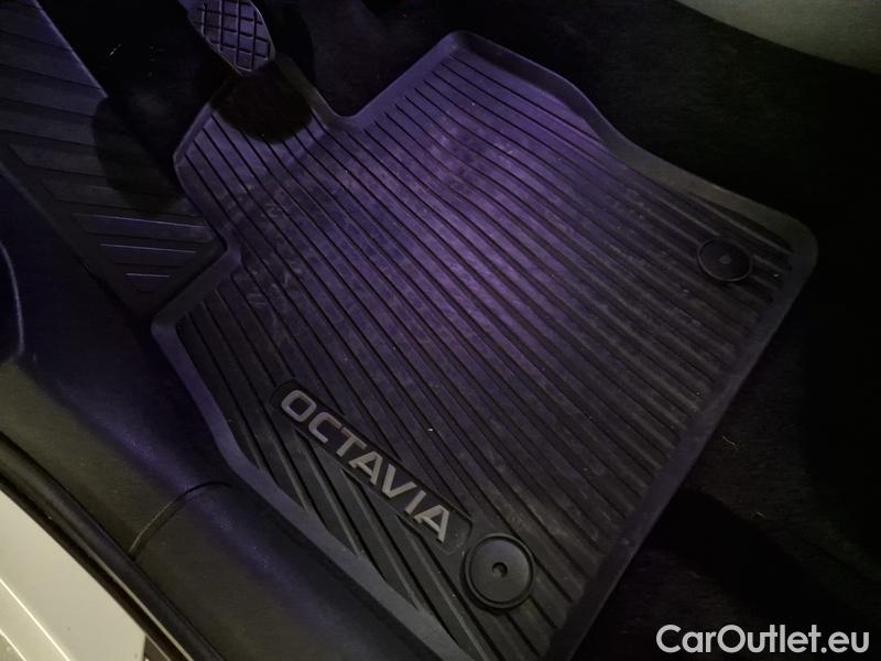  Skoda  Octavia  Combi (NX3)(2020) Oct.Combi 1.5TSI 110 Style #10