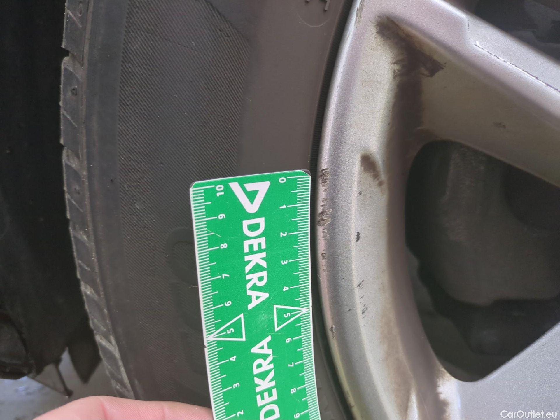  Hyundai  Konna Kona Business 2WD 1.6 CRDi 135CV BVA7 E6dT #5