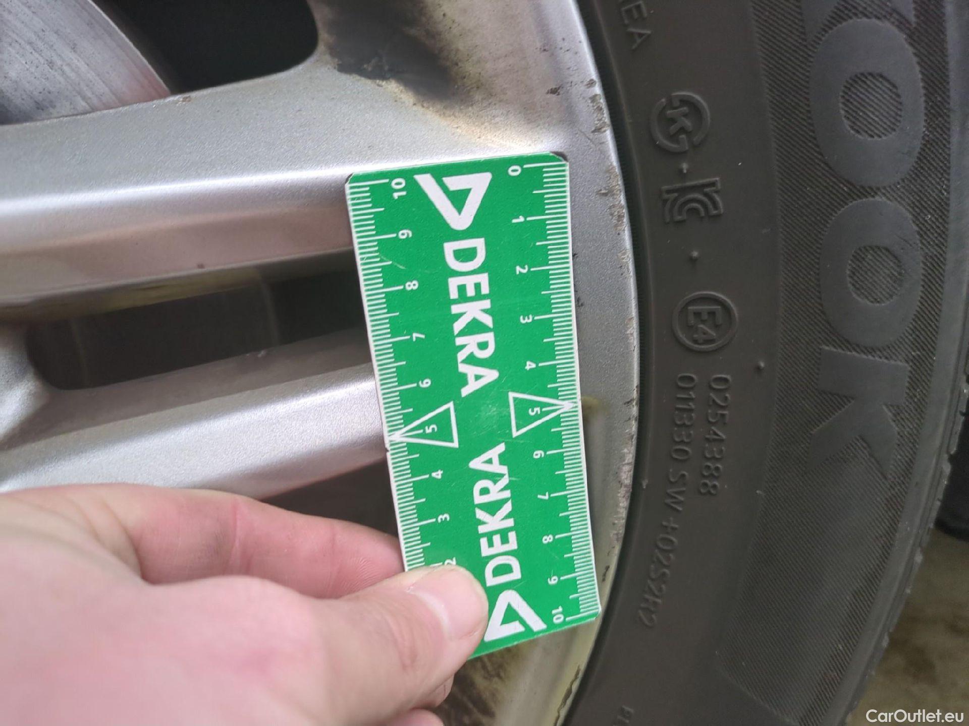  Hyundai  Konna Kona Business 2WD 1.6 CRDi 135CV BVA7 E6dT #4