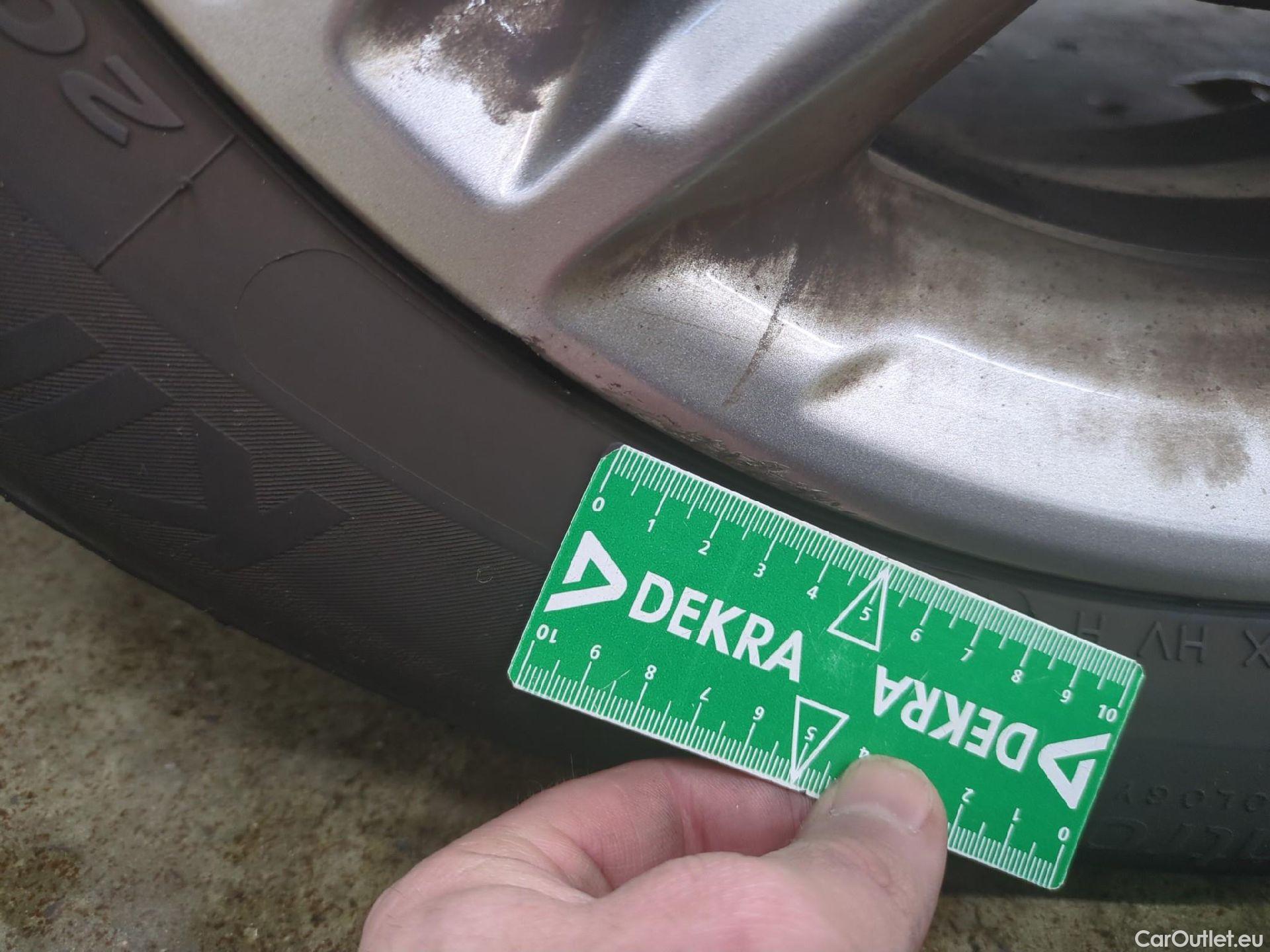  Hyundai  Konna Kona Business 2WD 1.6 CRDi 135CV BVA7 E6dT #2