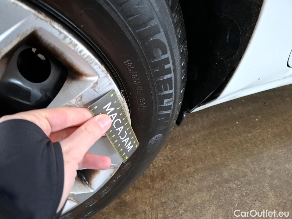  Renault  Megane  IV Berline 5pt. Société Air Nav 1.5 dCi 90CV BVM6 E6 #20