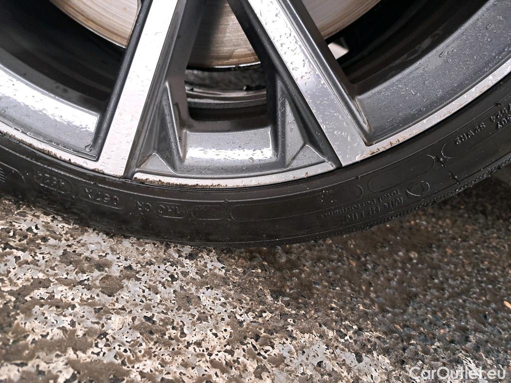  Bmw  Serie 2 BMW Série 2 Gran Coupé / 2019 / 4P / Berline 220D AUTO M Sport #32