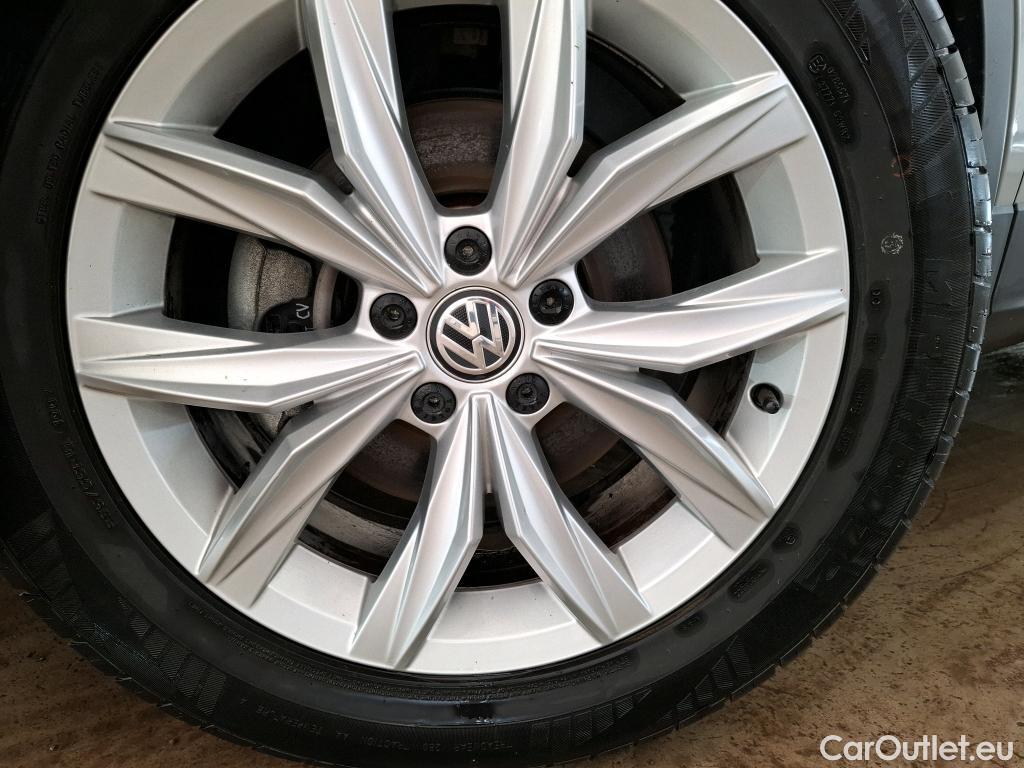  Volkswagen  Tiguan VOLKSWAGEN   2016  5P  SUV 15 TSI 150 EVO DSG7 Carat #6