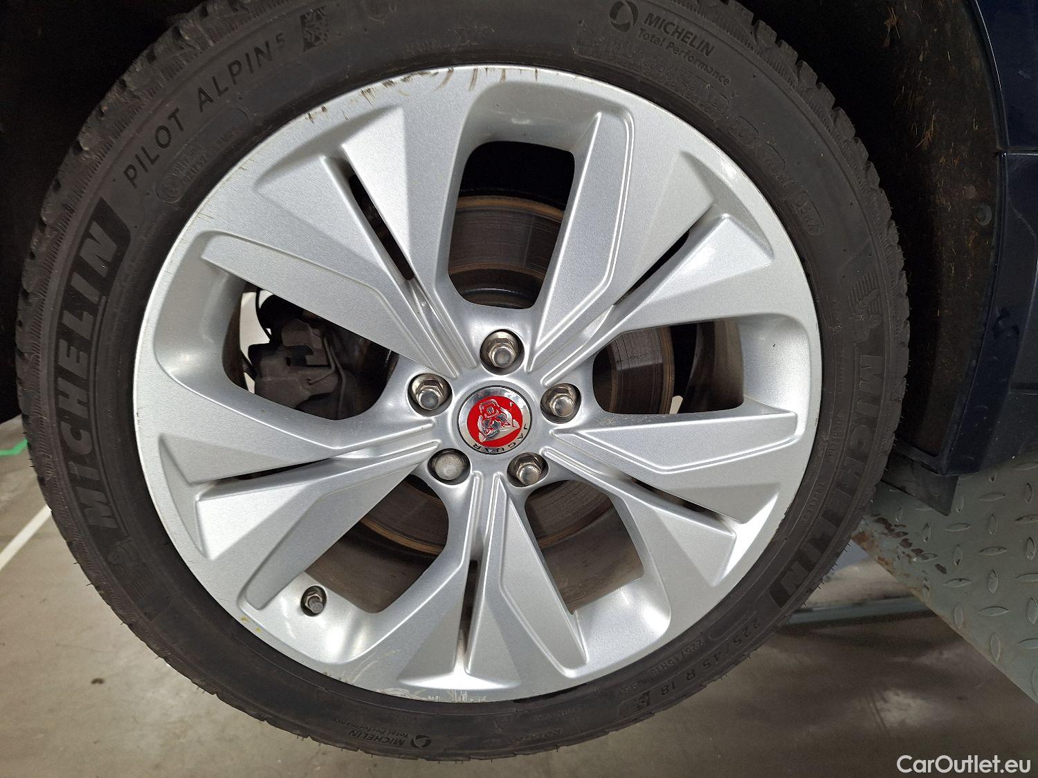  Jaguar  XE Jaguar,  FL'19, Jaguar  D180 Aut. S 4d #11