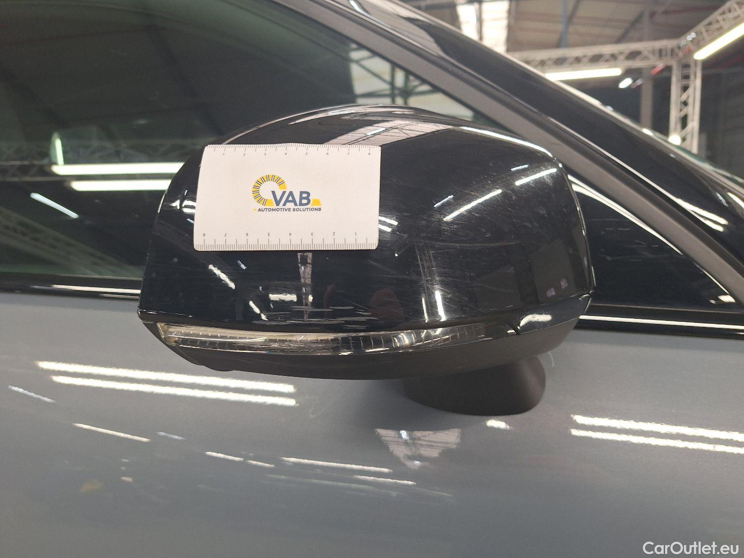  Volvo  XC 40 Volvo, XC40 '17 PHEV, Volvo XC40 T4 Recharge Geartronic R-Design 5d #3