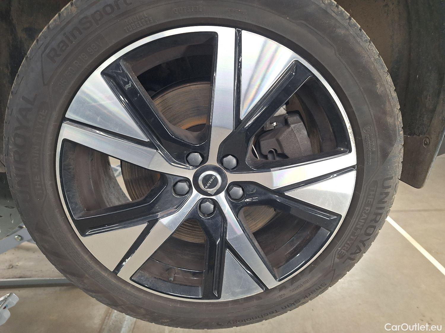  Volvo  XC 40 Volvo, XC40 '17 PHEV, Volvo XC40 T4 Recharge Geartronic R-Design 5d #8