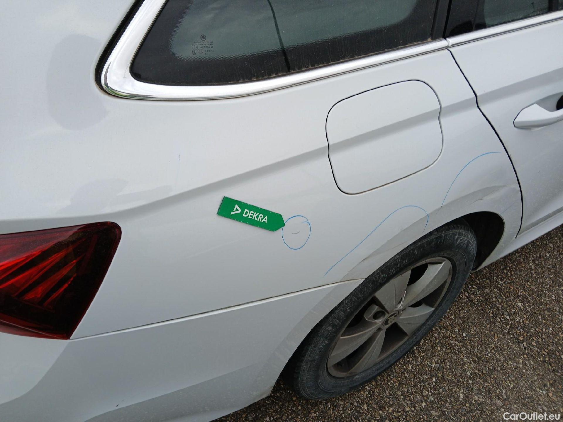  Skoda  Octavia SKODA  / 2020 / 5P / familiar Combi 2.0 TDI 110kW(150CV) DSG Ambition #22