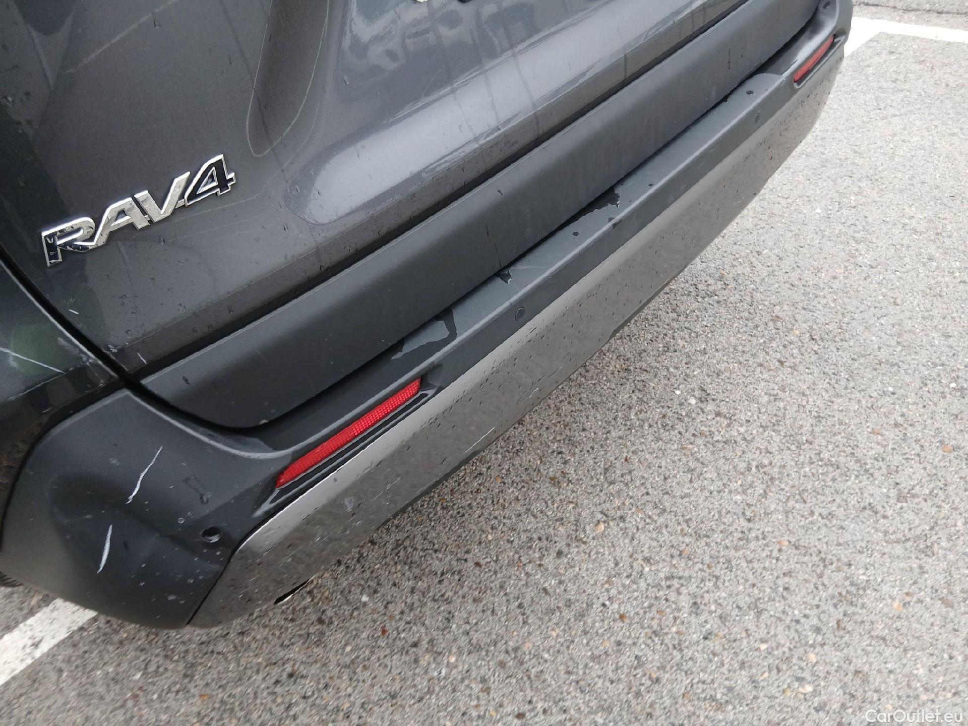  Toyota  RAV4 TOYOTA  / 2018 / 5P / todoterreno 2.5l 220H Advance #29