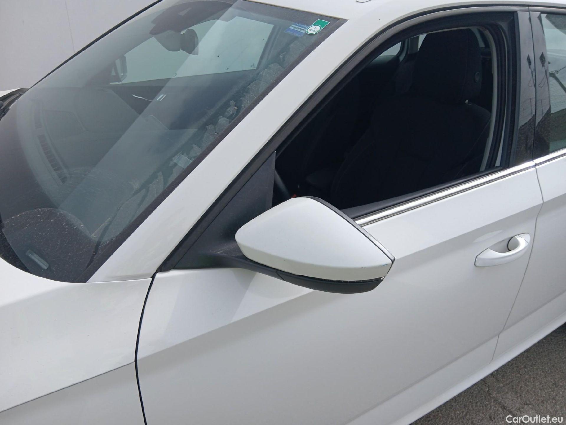  Skoda  KAMIQ SKODA  1.0 TSI 81kW (110CV) DSG Ambition #2