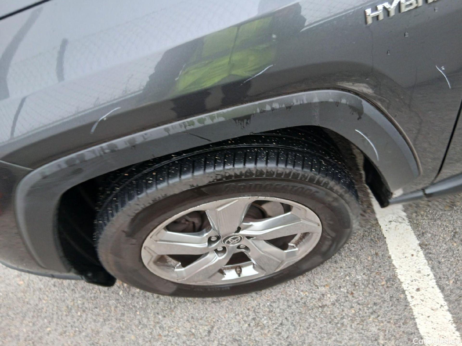  Toyota  RAV4 TOYOTA  / 2018 / 5P / todoterreno 2.5l 220H Advance #15