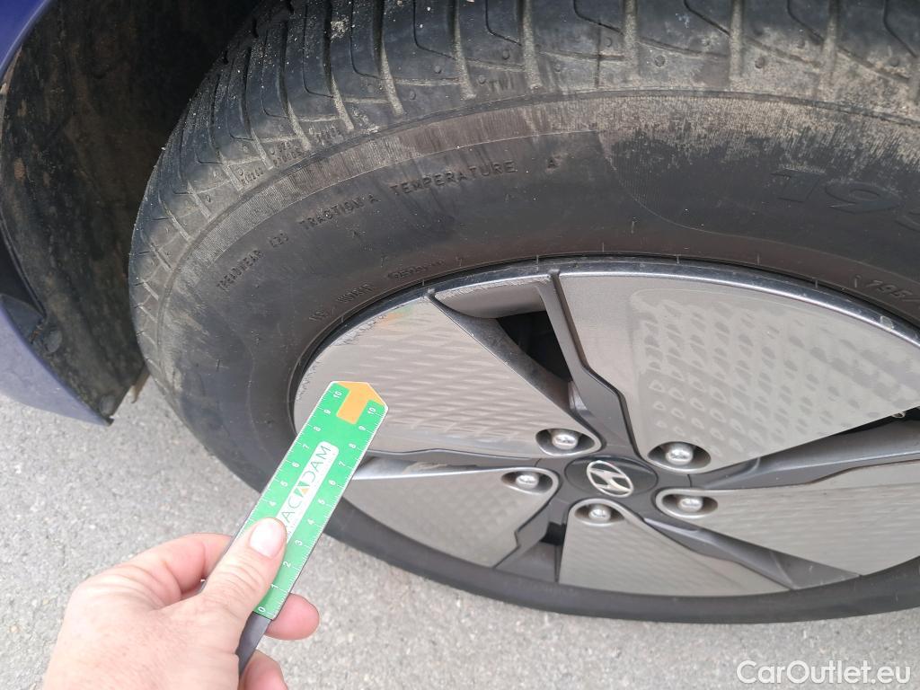  Hyundai   Ioniq HYUNDAI / 2019 / 5P / berlina con portón 1.6 GDI HEV Klass DT #17