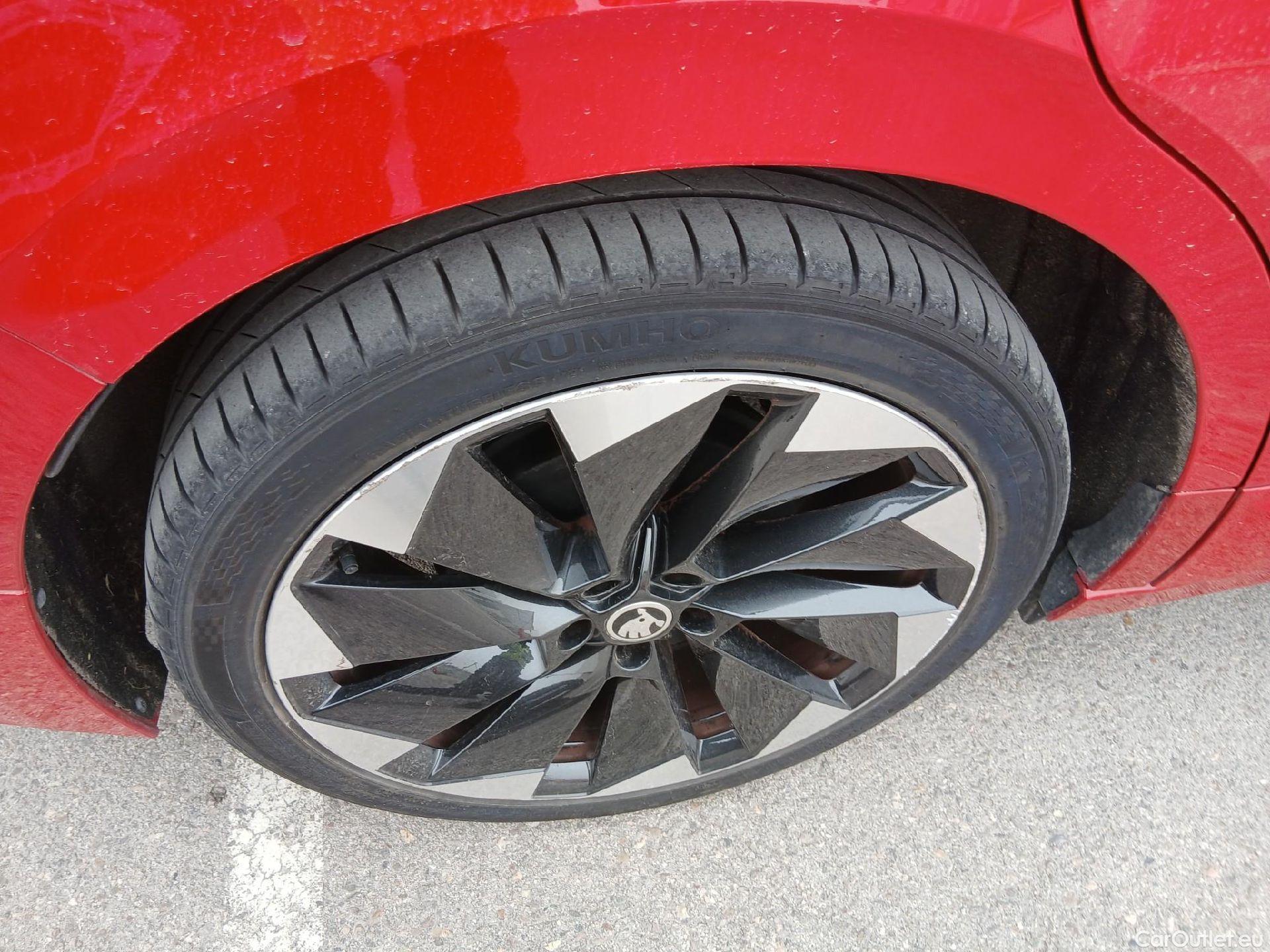  Land Rover  Discovery SKODA Enyaq / 2020 / 5P / todoterreno BEV IV 80 150 kW (204CV) 82 kW Sportline #12