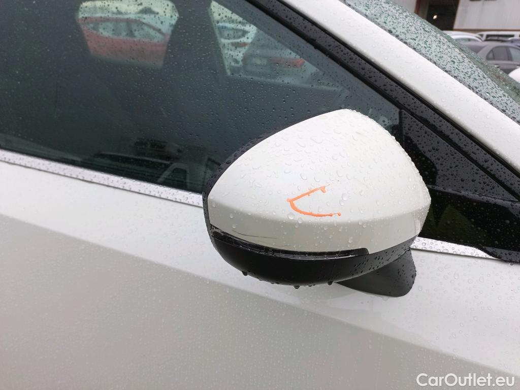  Nissan  Qashqai NISSAN  / 2021 / 5P / todoterreno DIG-T 116kW (158CV) mHEV Xtronic Acenta (AC2) #9