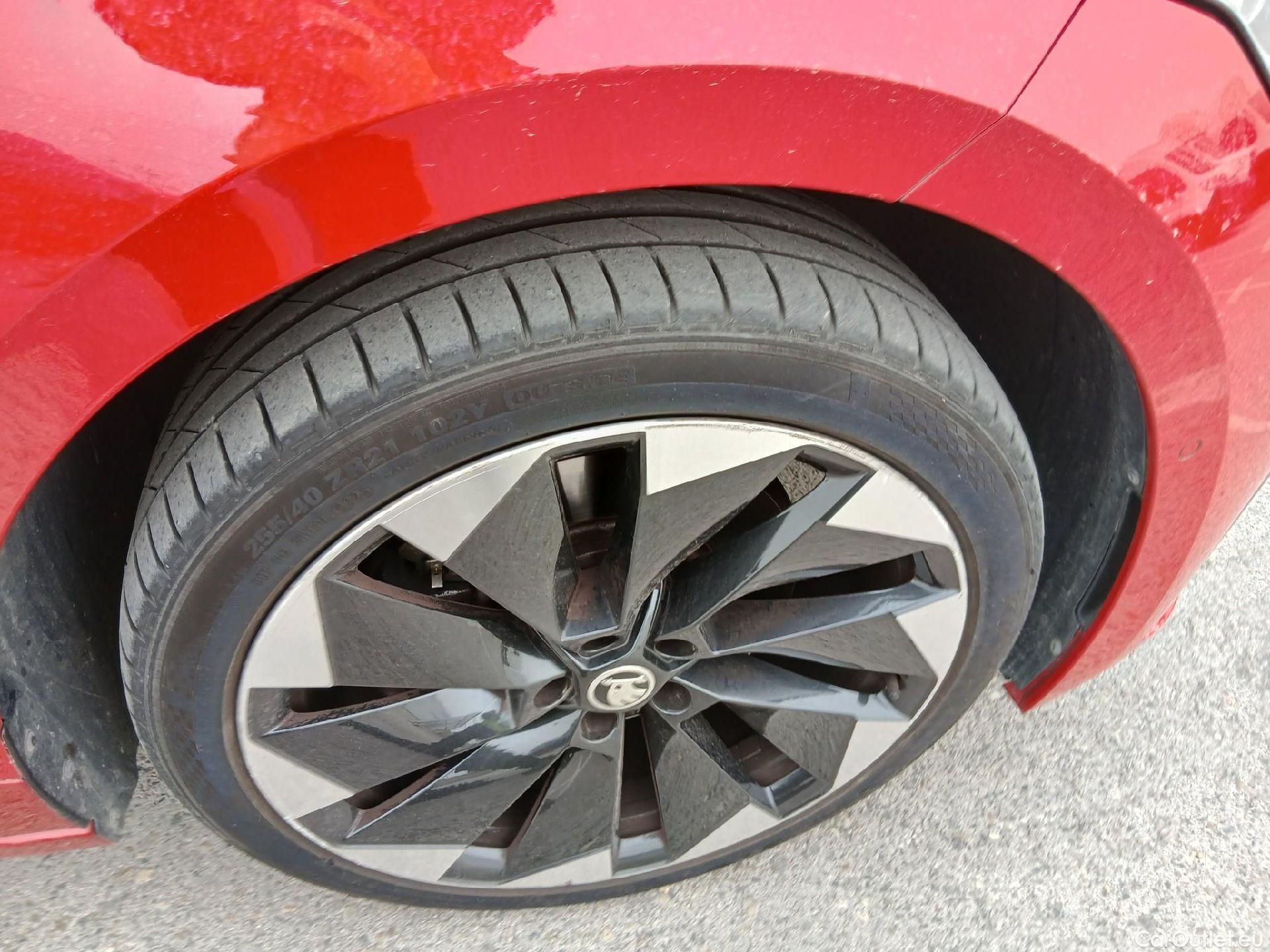  Land Rover  Discovery SKODA Enyaq / 2020 / 5P / todoterreno BEV IV 80 150 kW (204CV) 82 kW Sportline #13