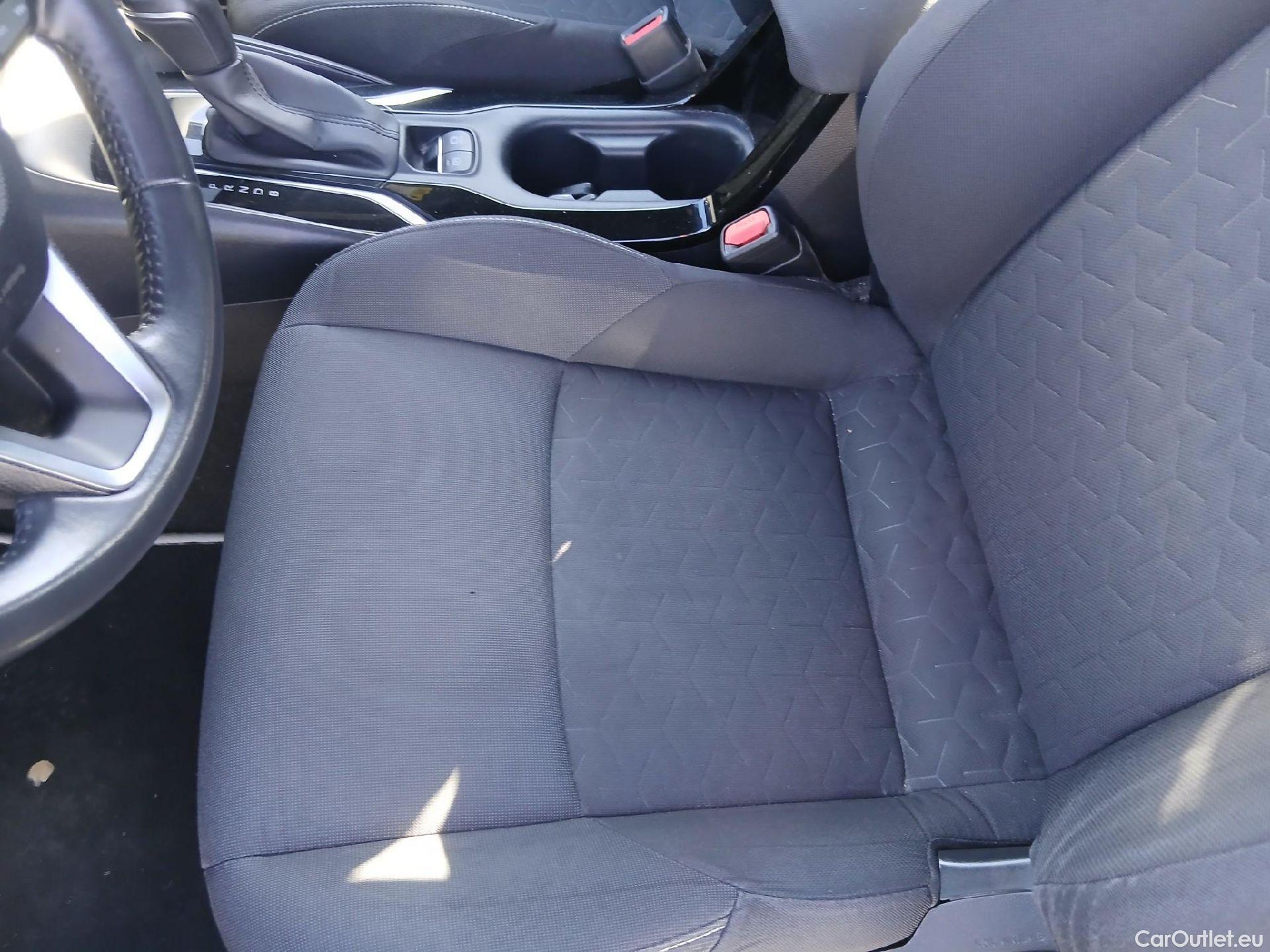  Toyota  Corolla TOYOTA  1.8 125H ACTIVE TECH E-CVT #23