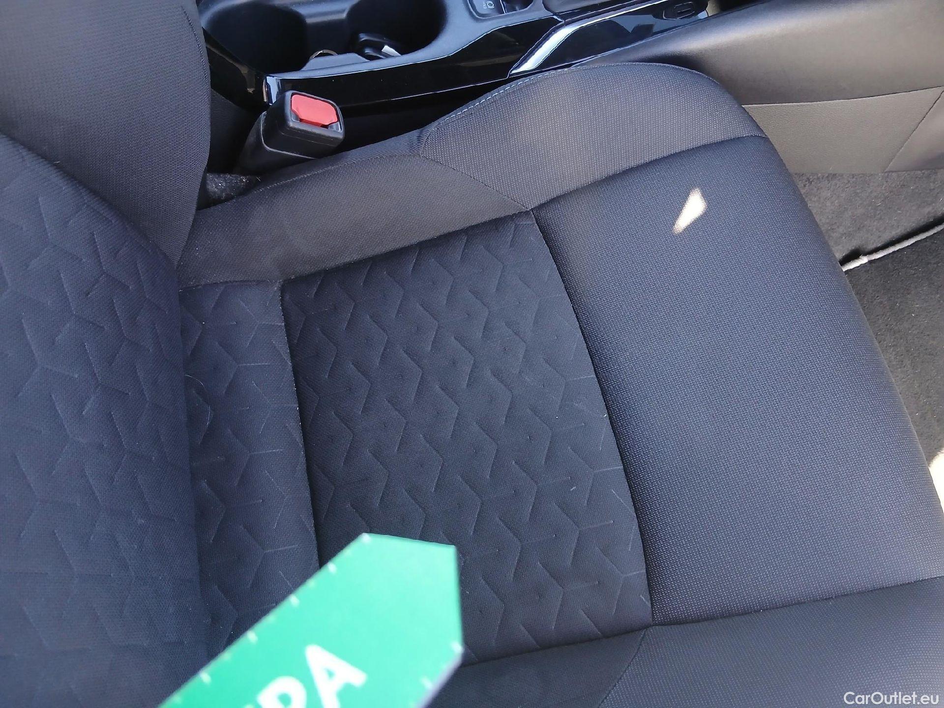  Toyota  Corolla TOYOTA  1.8 125H ACTIVE TECH E-CVT #52