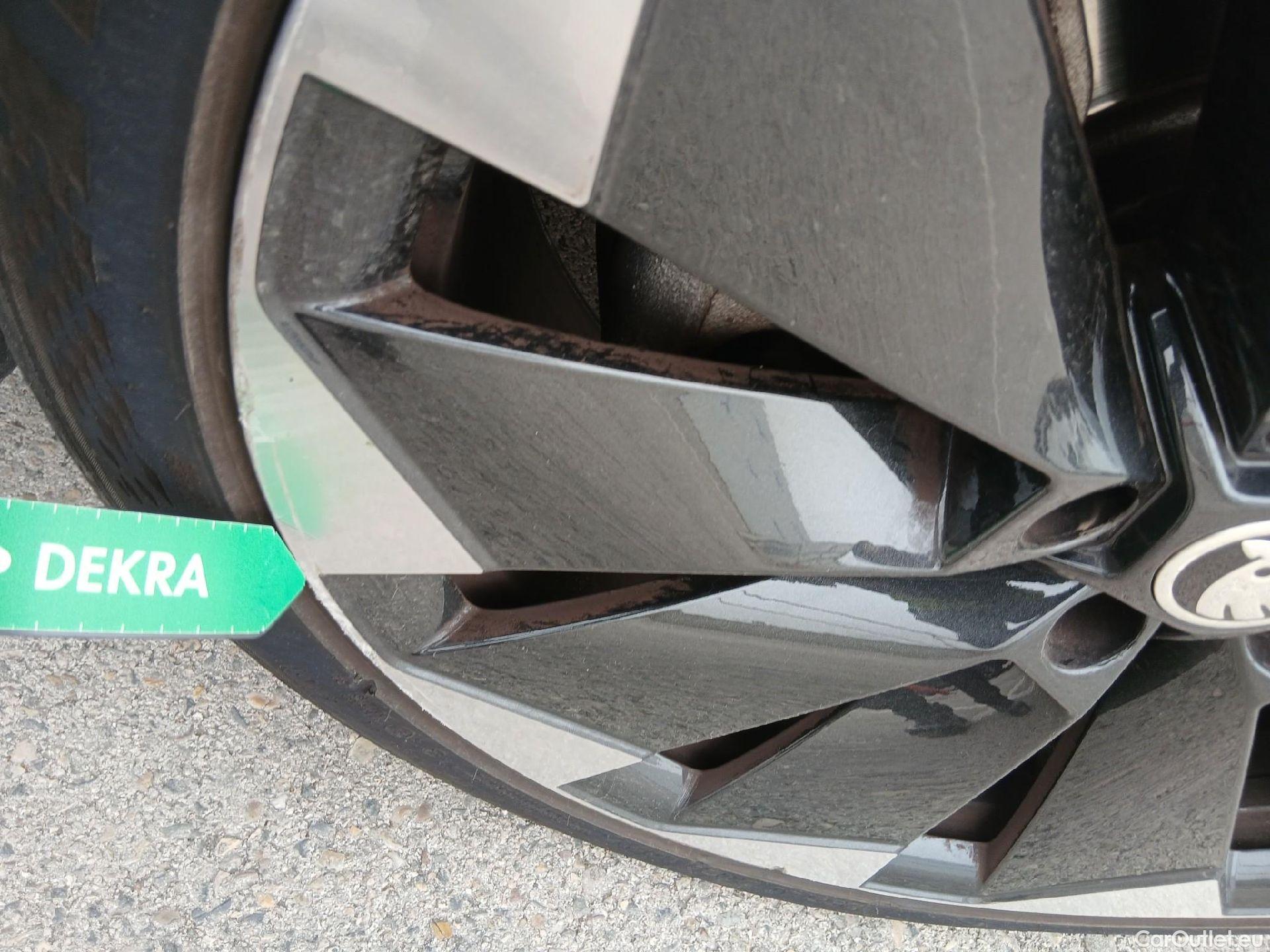  Land Rover  Discovery SKODA Enyaq / 2020 / 5P / todoterreno BEV IV 80 150 kW (204CV) 82 kW Sportline #14