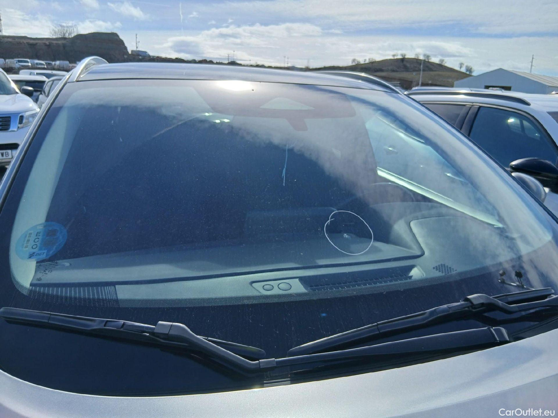  Nissan  Qashqai NISSAN  / 2021 / 5P / todoterreno DIG-T 116kW Xtronic N-Connecta (Skyline) #6