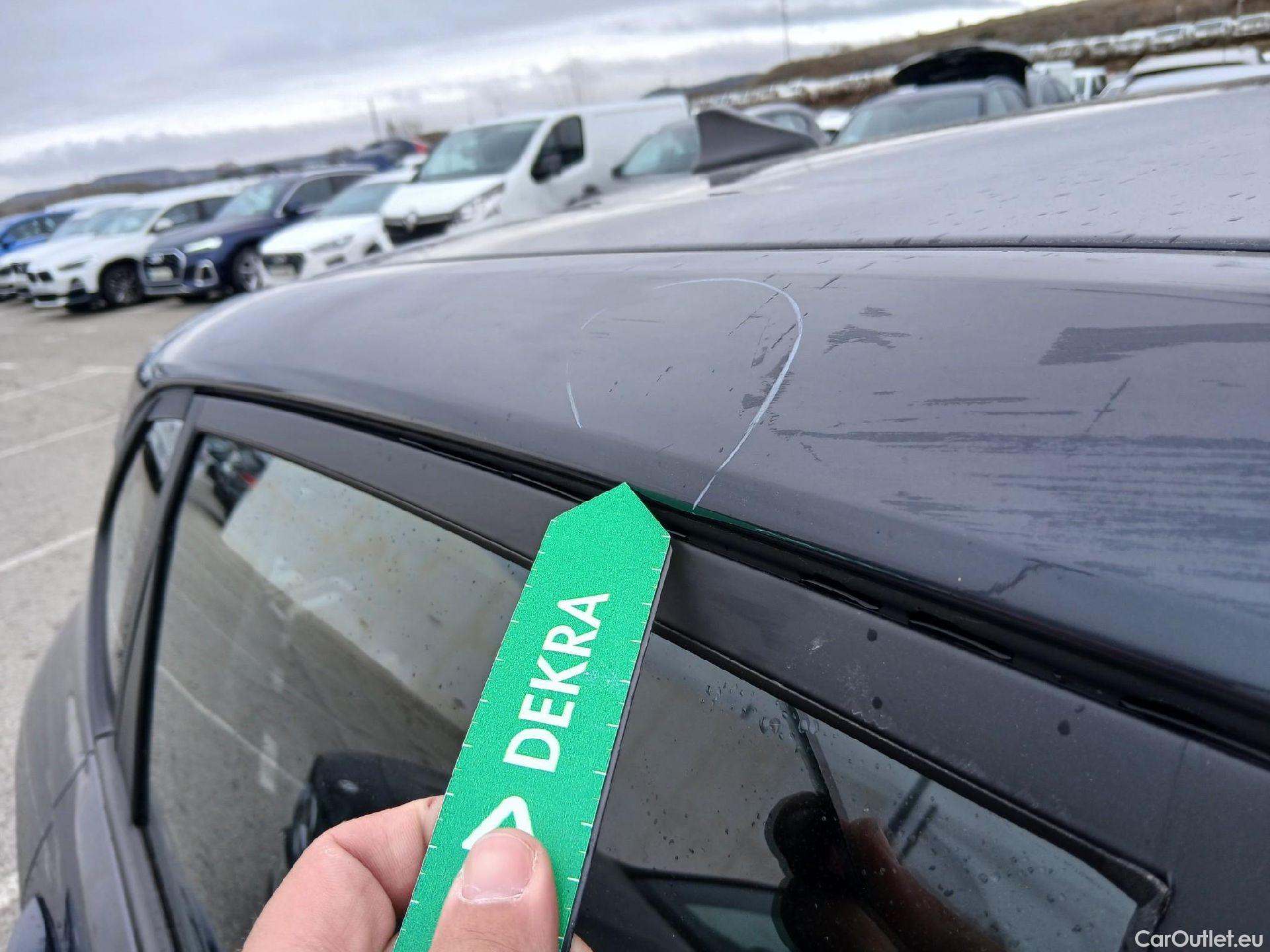  Hyundai  i20 HYUNDAI  / 2020 / 5P / berlina con portón 1.2 MPI SLX #26