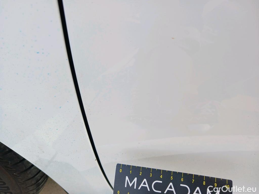  Renault  Clio RENAULT  / 2019 / 5P / berlina con portón Business TCe 74 kW (100CV) GLP #19