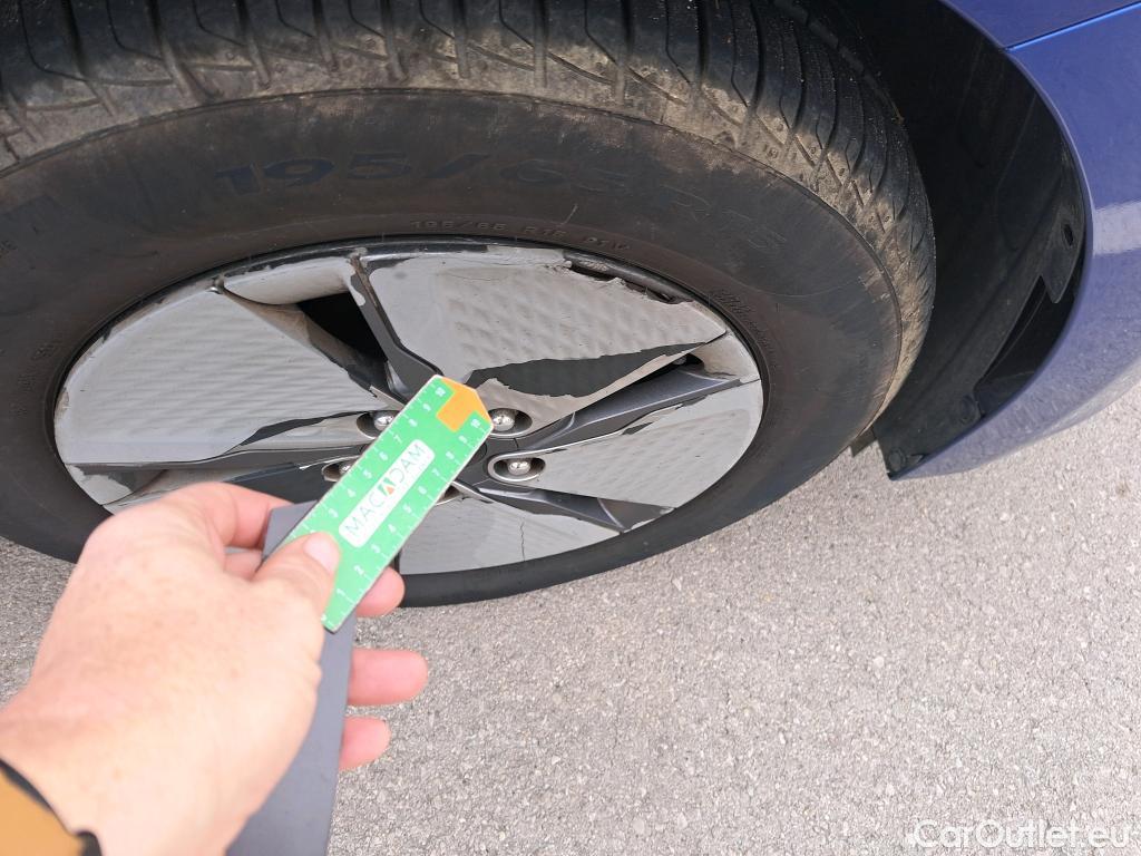  Hyundai   Ioniq HYUNDAI / 2019 / 5P / berlina con portón 1.6 GDI HEV Klass DT #19