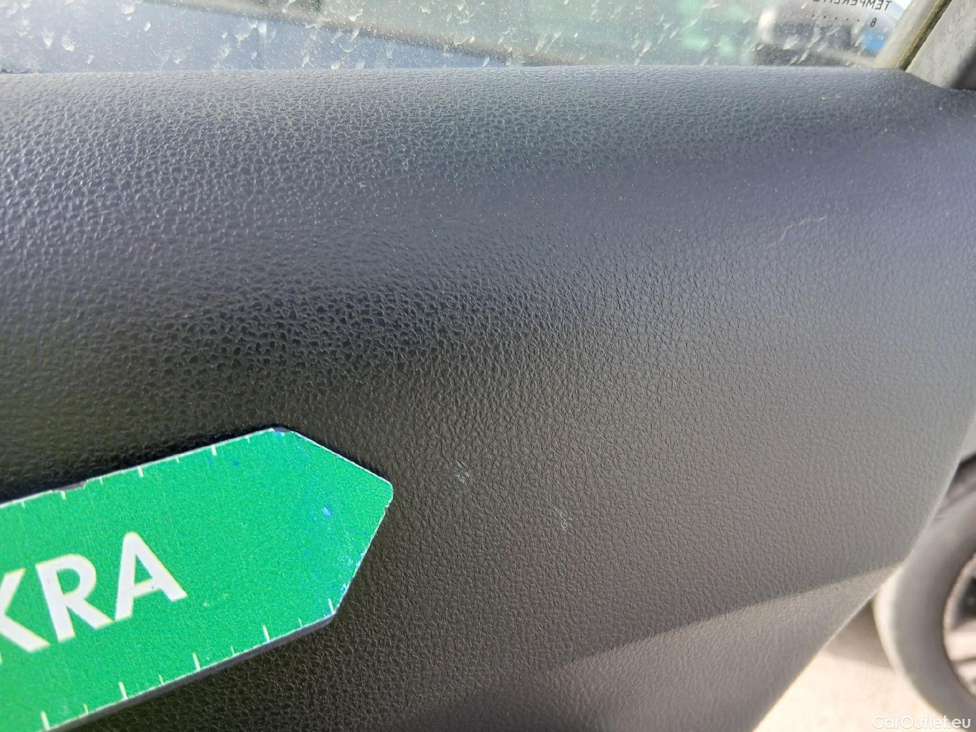  Nissan  Juke NISSAN  / 2014 / 5P / crossover G.E6D-Temp 83kW (112 CV) 5M/T ACENTA (CX) #52