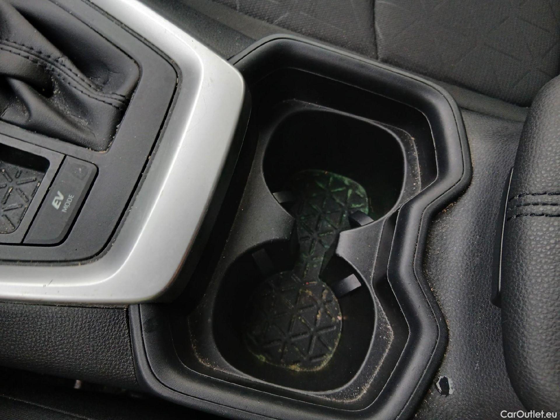  Toyota  RAV4 TOYOTA  / 2018 / 5P / todoterreno 2.5l 220H Advance #20