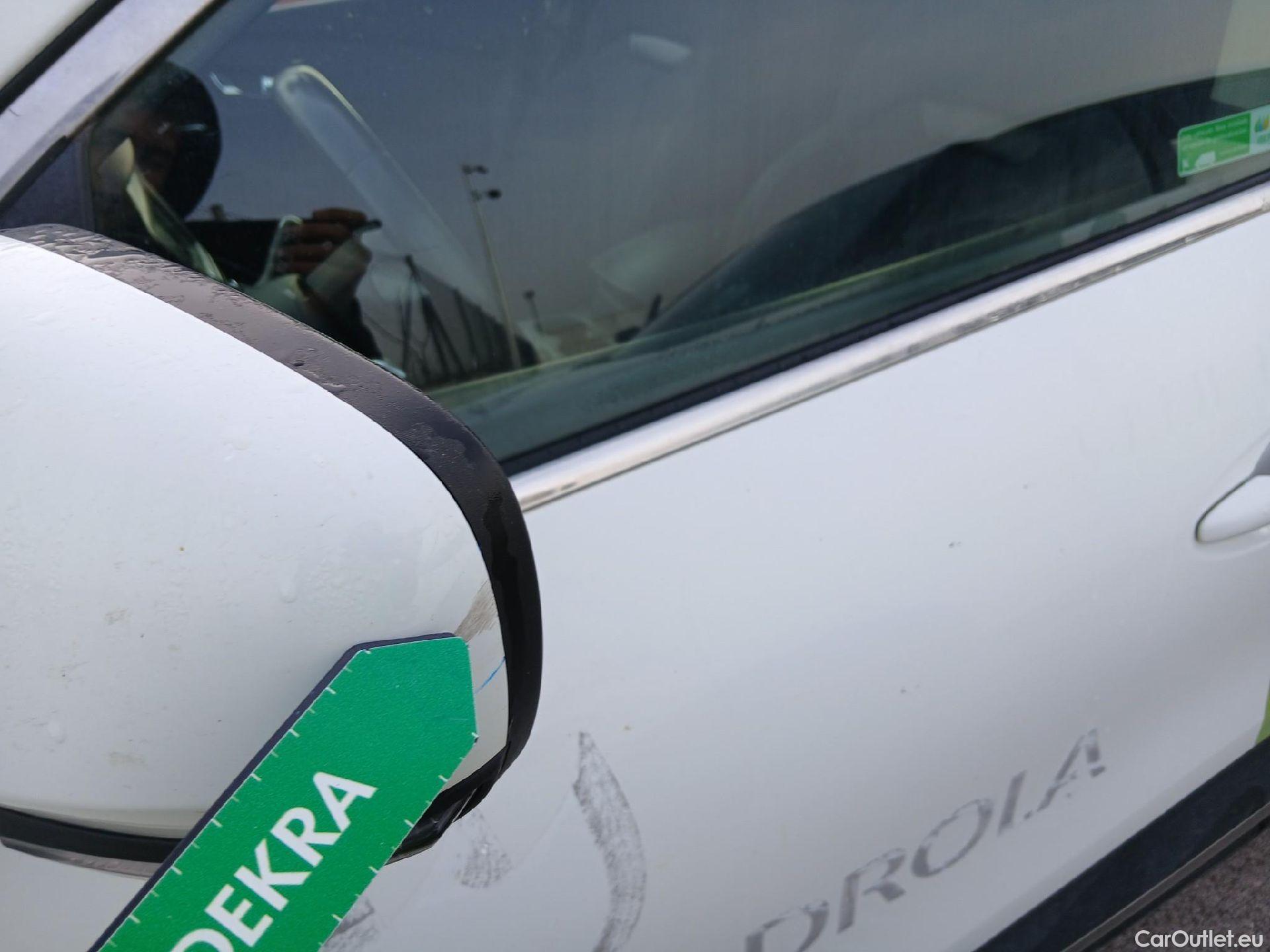  Renault  Kadjar RENAULT  5p 1G berlina con portón Tech Road Energy dCi 96kW (130CV) 4x4 #17