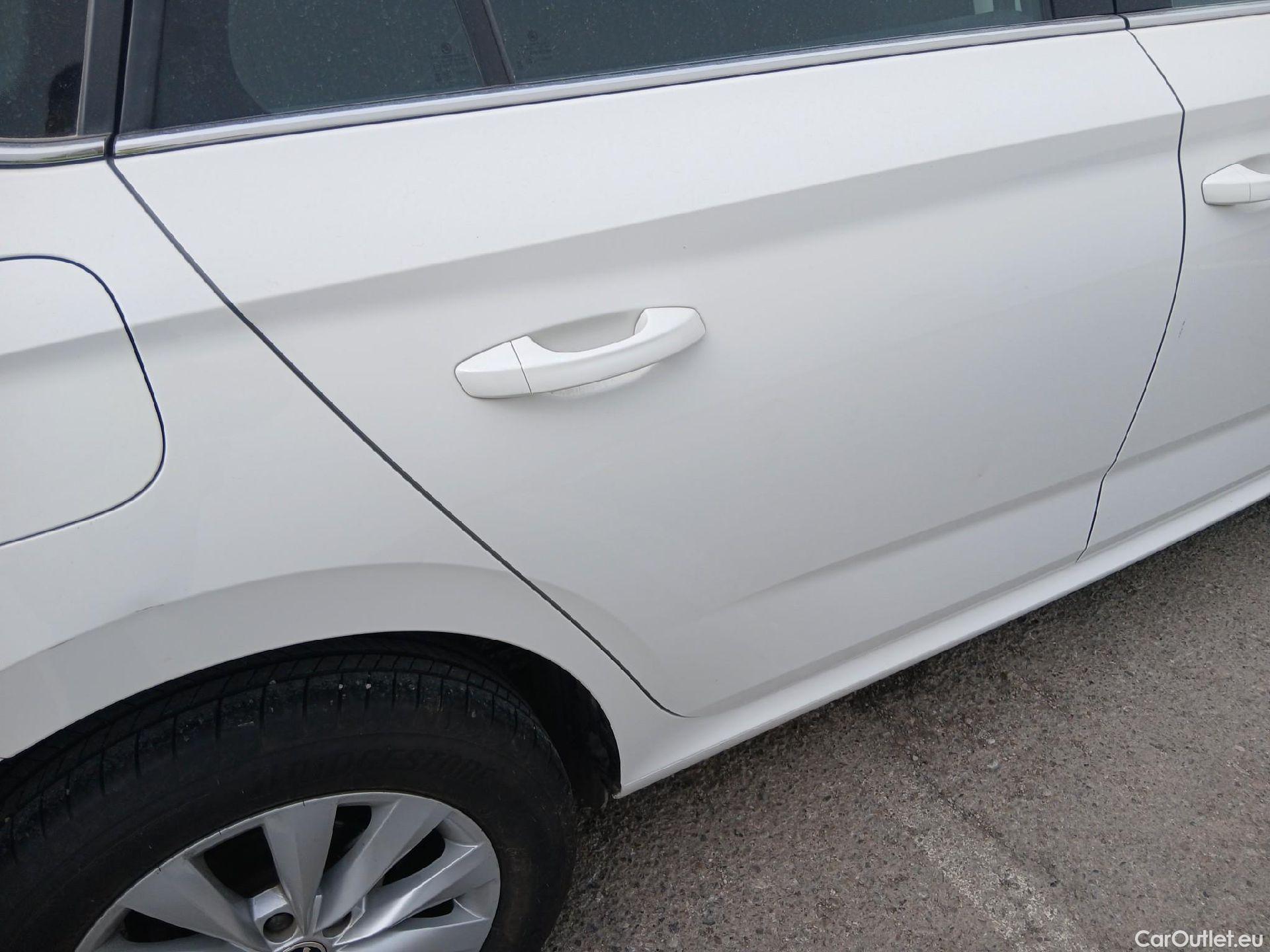  Skoda  KAMIQ SKODA  1.0 TSI 81kW (110CV) DSG Ambition #8