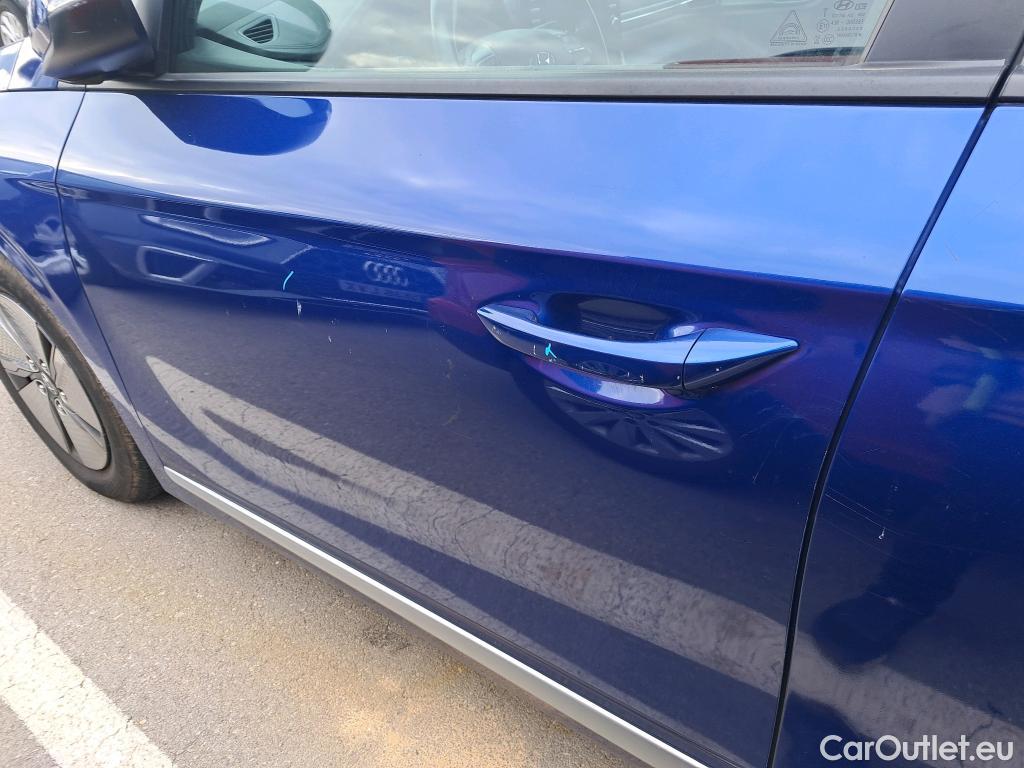 Hyundai   Ioniq HYUNDAI / 2019 / 5P / berlina con portón 1.6 GDI HEV Klass DT #22