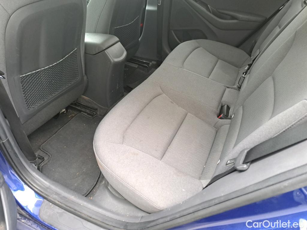  Hyundai   Ioniq HYUNDAI / 2019 / 5P / berlina con portón 1.6 GDI HEV Klass DT #8