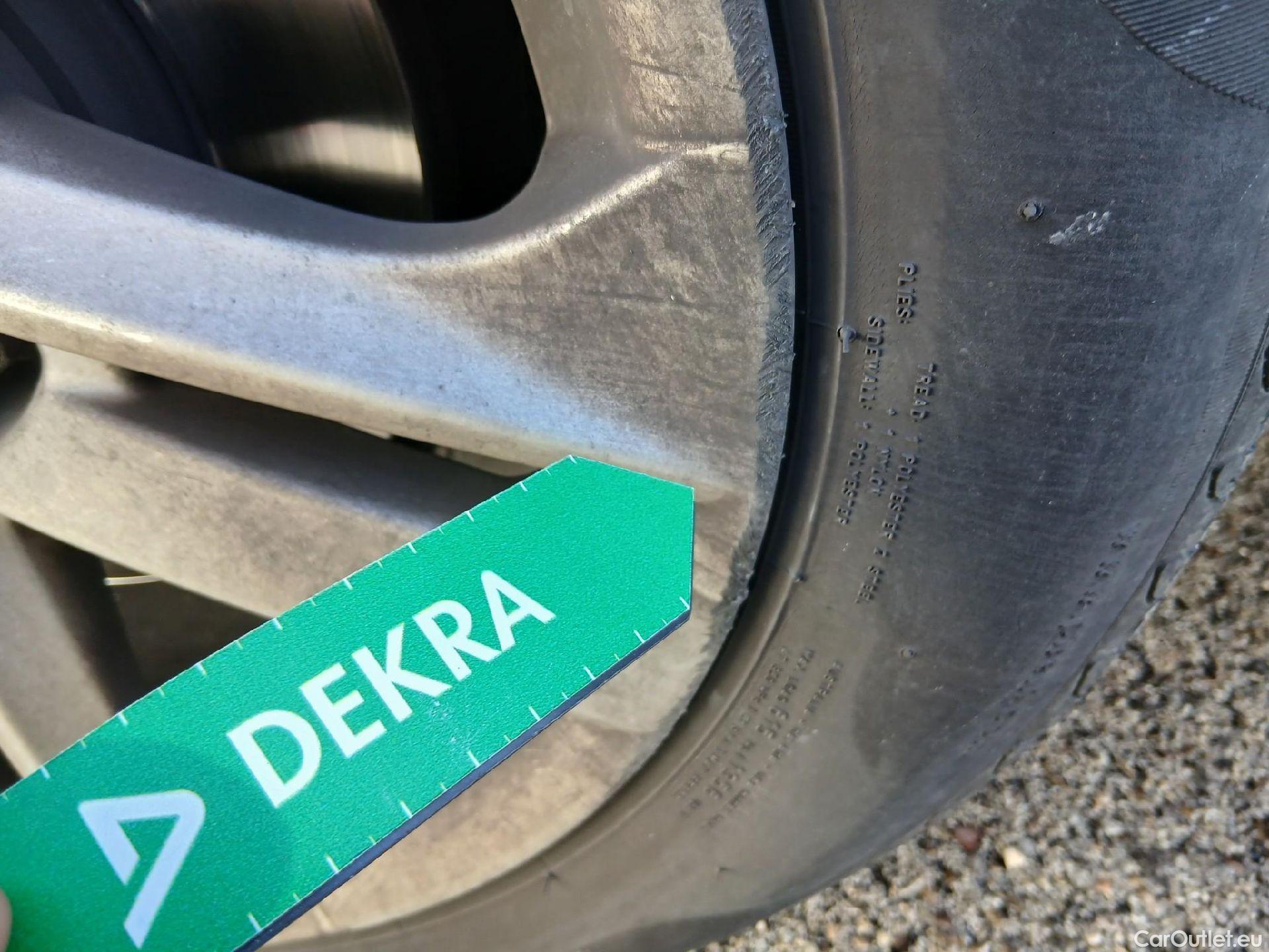  Toyota  Corolla TOYOTA  1.8 125H ACTIVE TECH E-CVT #17