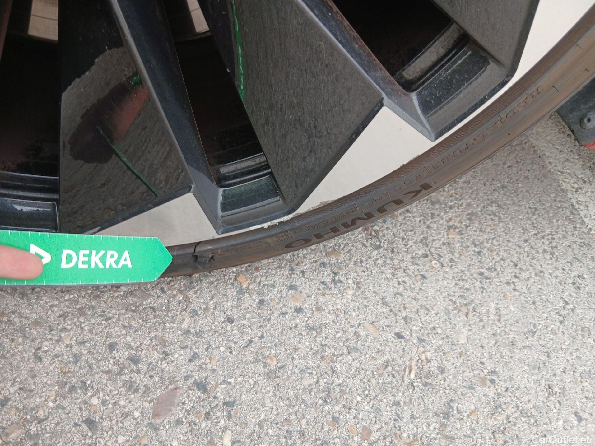  Land Rover  Discovery SKODA Enyaq / 2020 / 5P / todoterreno BEV IV 80 150 kW (204CV) 82 kW Sportline #4