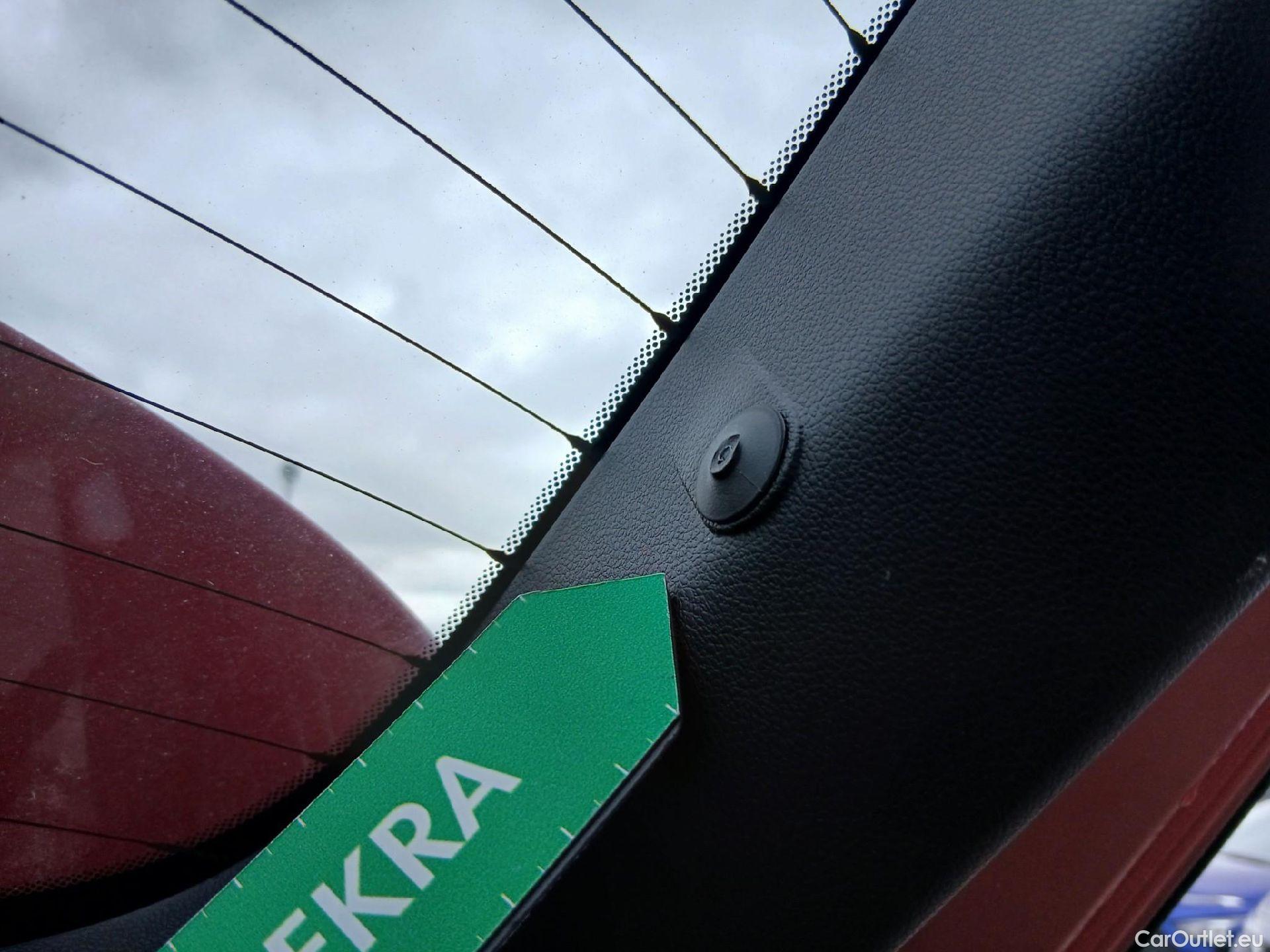  Hyundai  Konna HYUNDAI Kona / 2023 / 5P / todoterreno HEV 1.6GDI 129CV DT Maxx #36