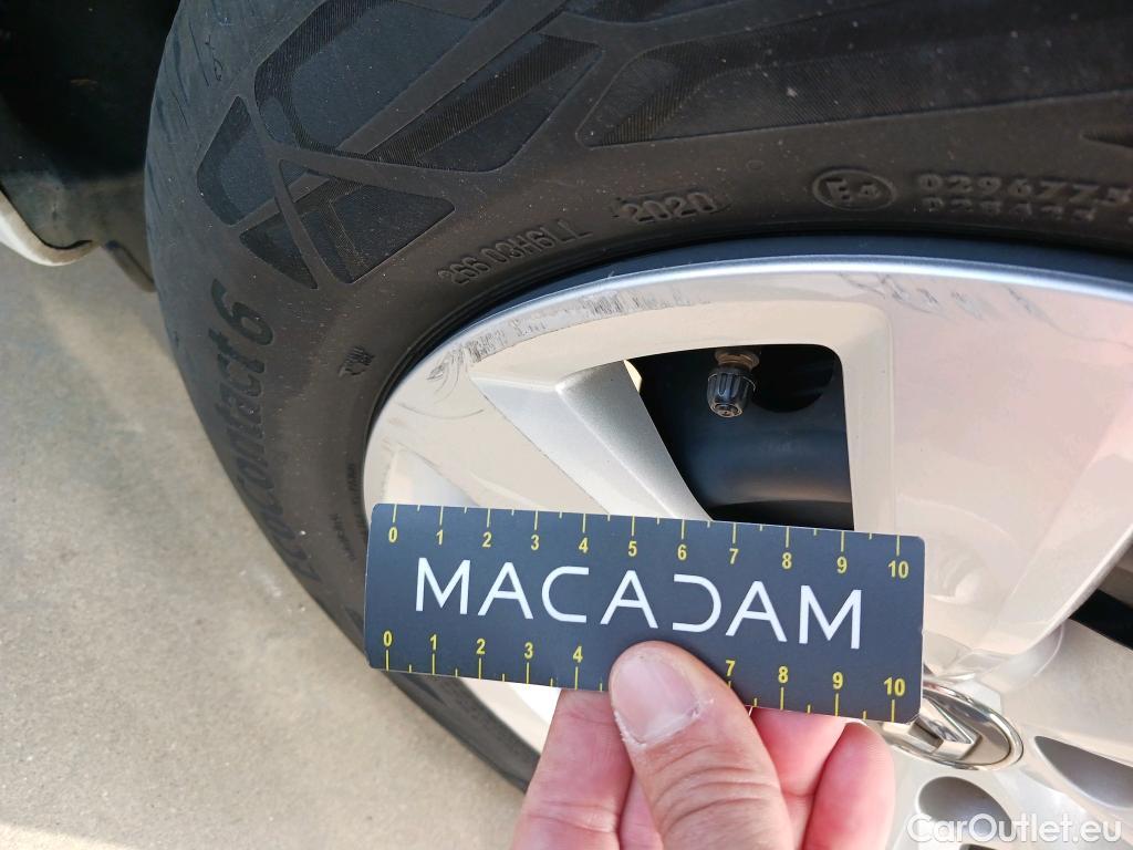  Renault  Clio RENAULT  / 2019 / 5P / berlina con portón Business TCe 74 kW (100CV) GLP #17