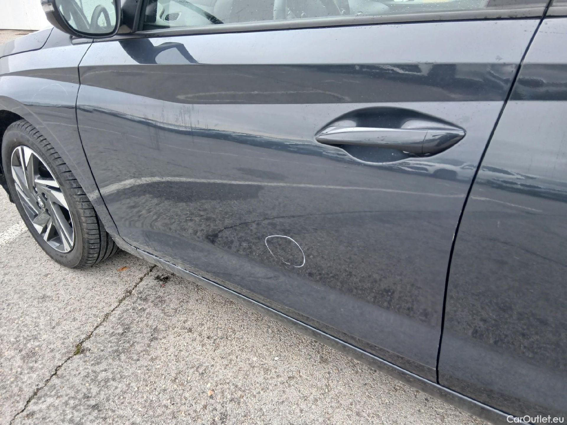  Hyundai  i20 HYUNDAI  / 2020 / 5P / berlina con portón 1.2 MPI SLX #14