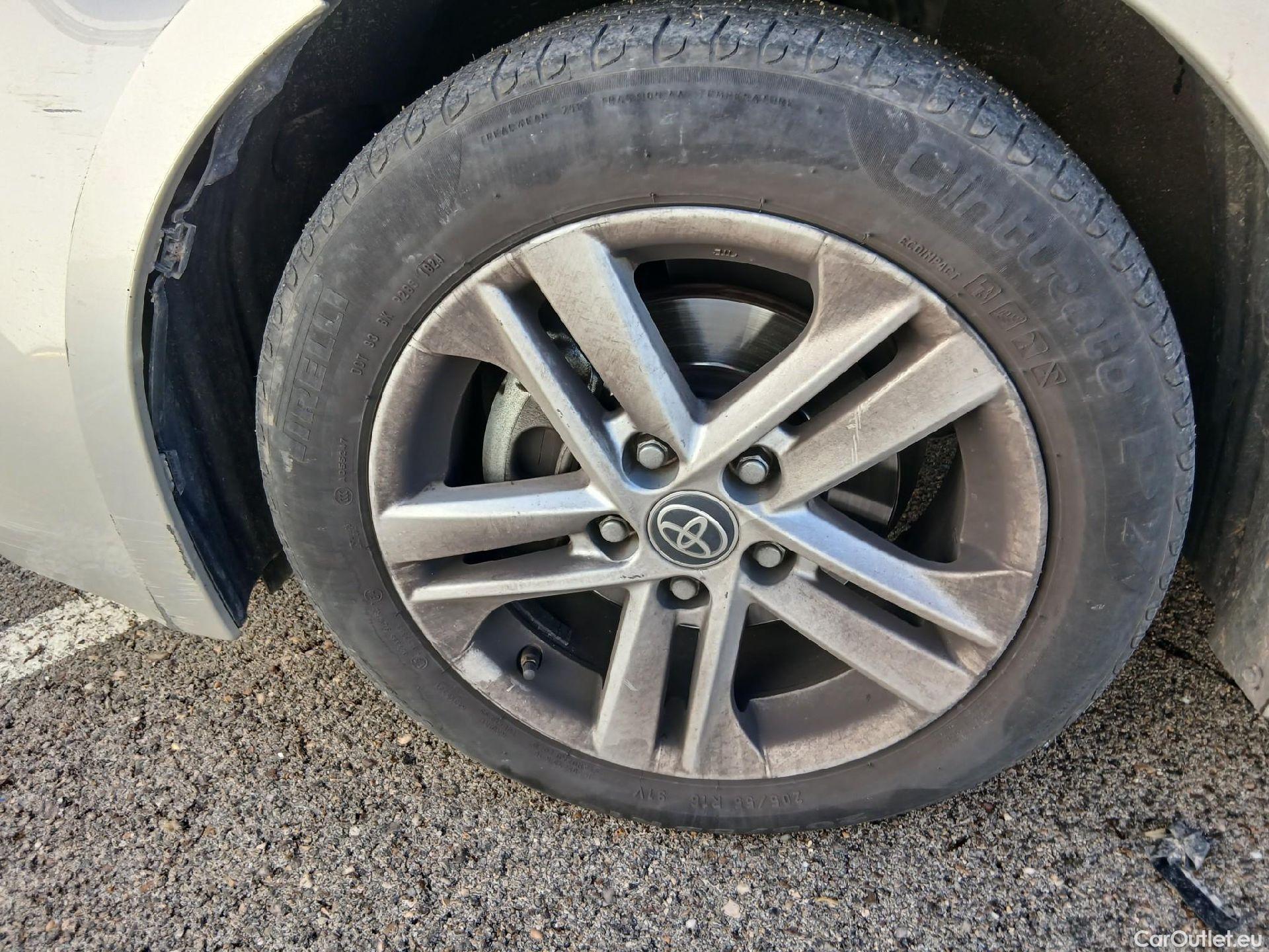  Toyota  Corolla TOYOTA  1.8 125H ACTIVE TECH E-CVT #16