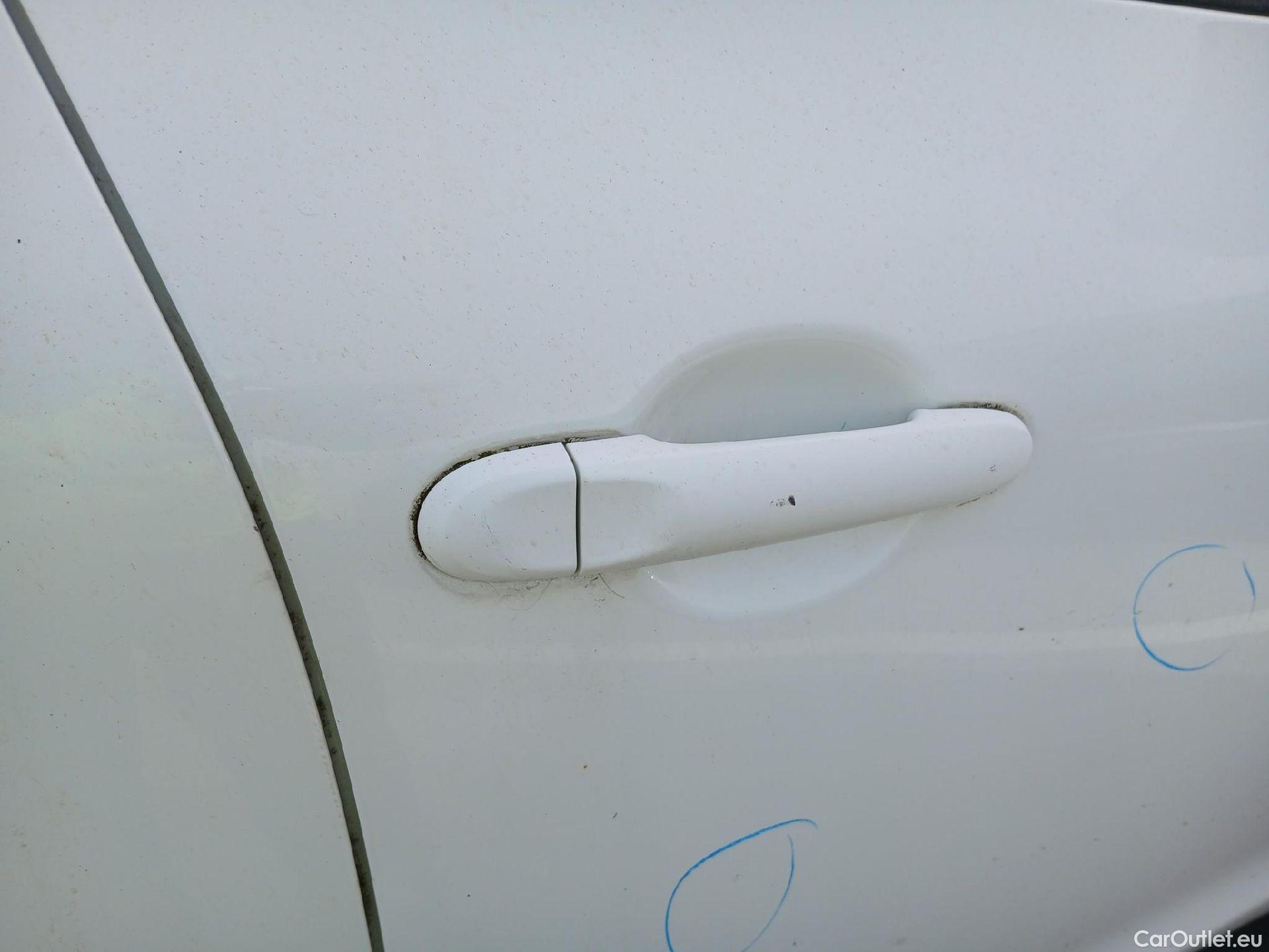  Nissan  Juke NISSAN  / 2014 / 5P / crossover G.E6D-Temp 83kW (112 CV) 5M/T ACENTA (CX) #44