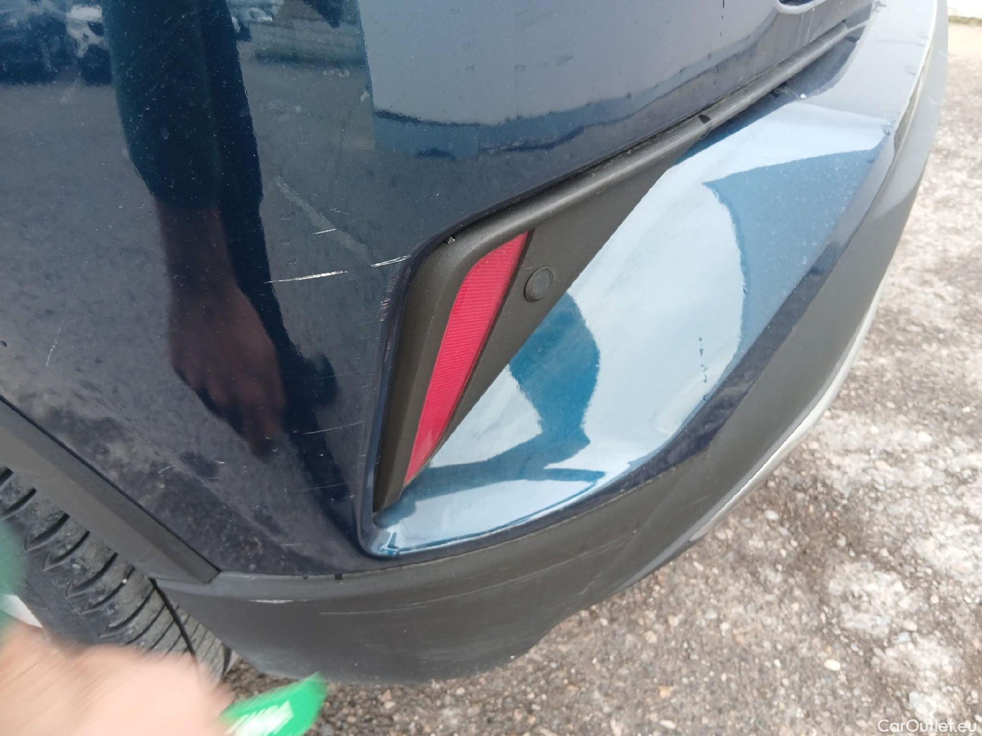  Toyota  C-HR TOYOTA  / 2019 / 5P / todoterreno 2.0 180H Advance #9