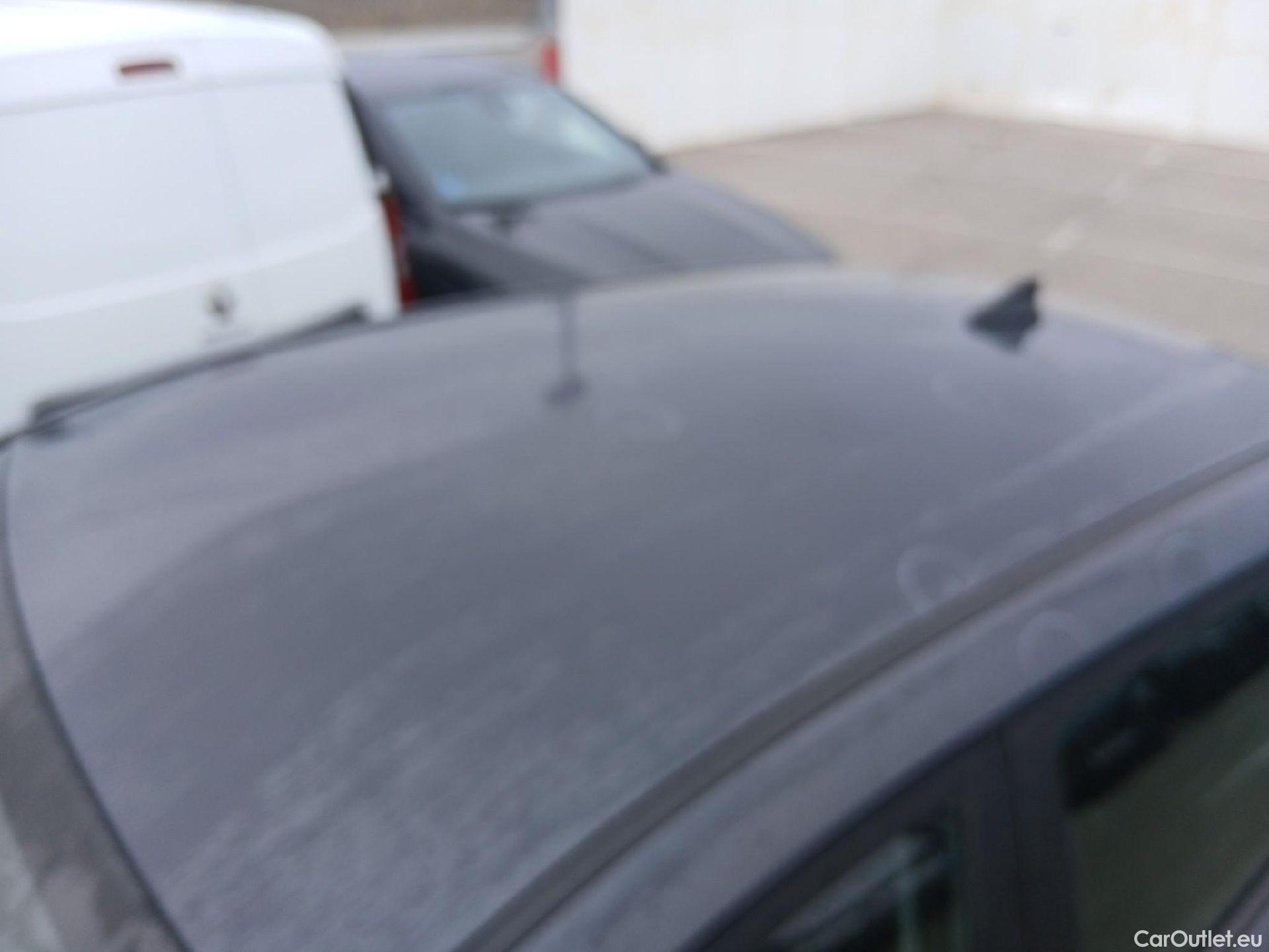  Hyundai  i20 HYUNDAI  / 2020 / 5P / berlina con portón 1.2 MPI SLX #34