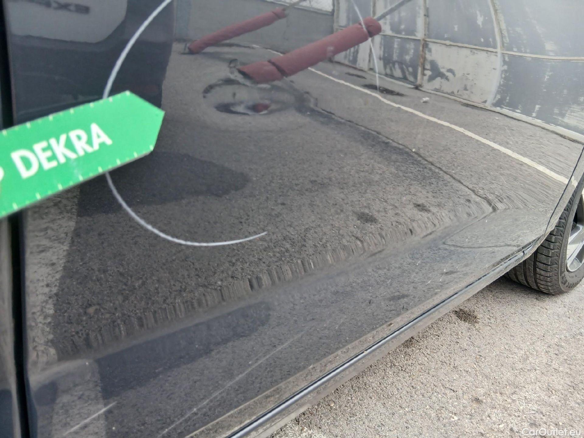  Hyundai  i20 HYUNDAI  / 2020 / 5P / berlina con portón 1.2 MPI SLX #31