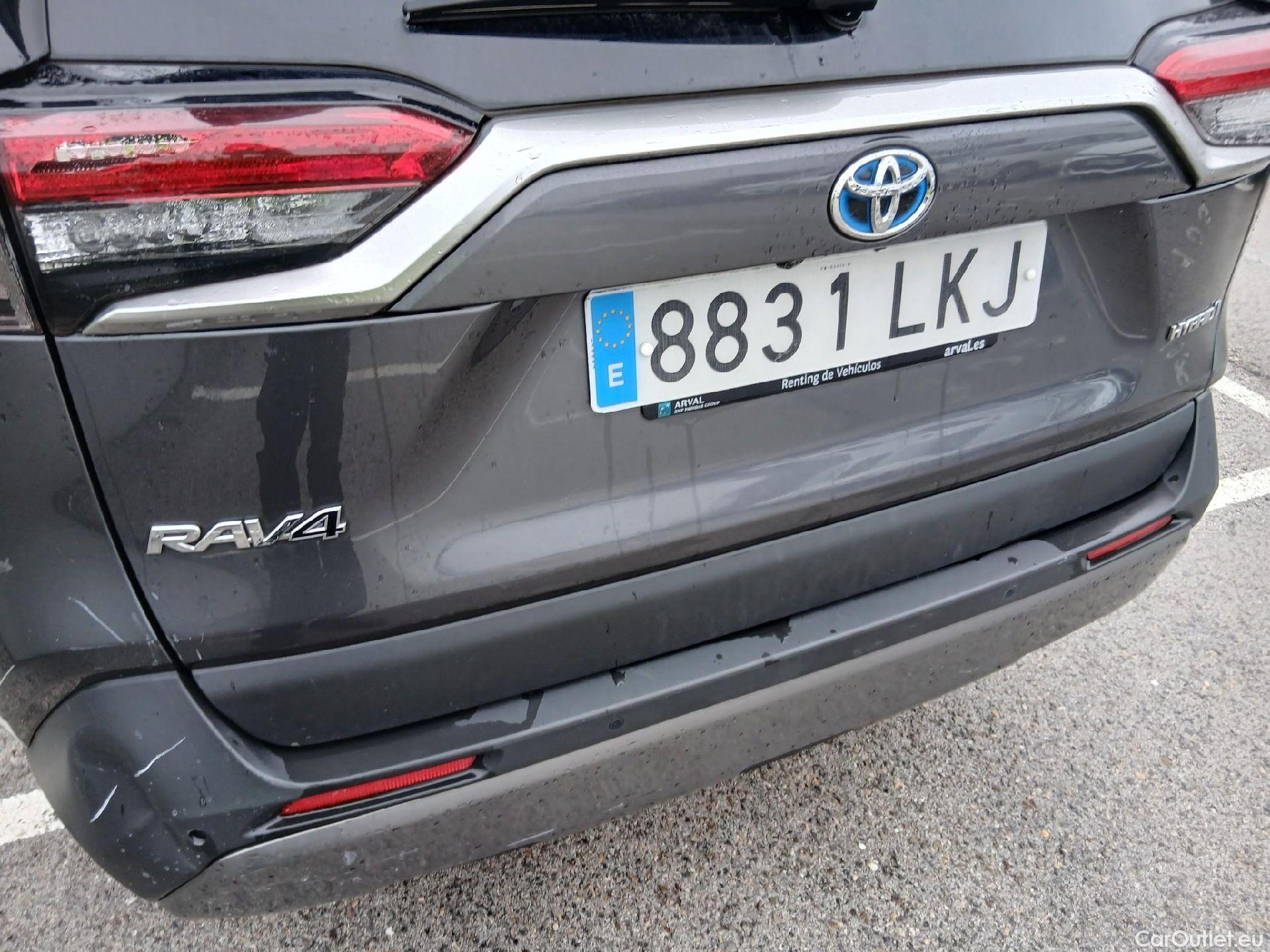  Toyota  RAV4 TOYOTA  / 2018 / 5P / todoterreno 2.5l 220H Advance #31