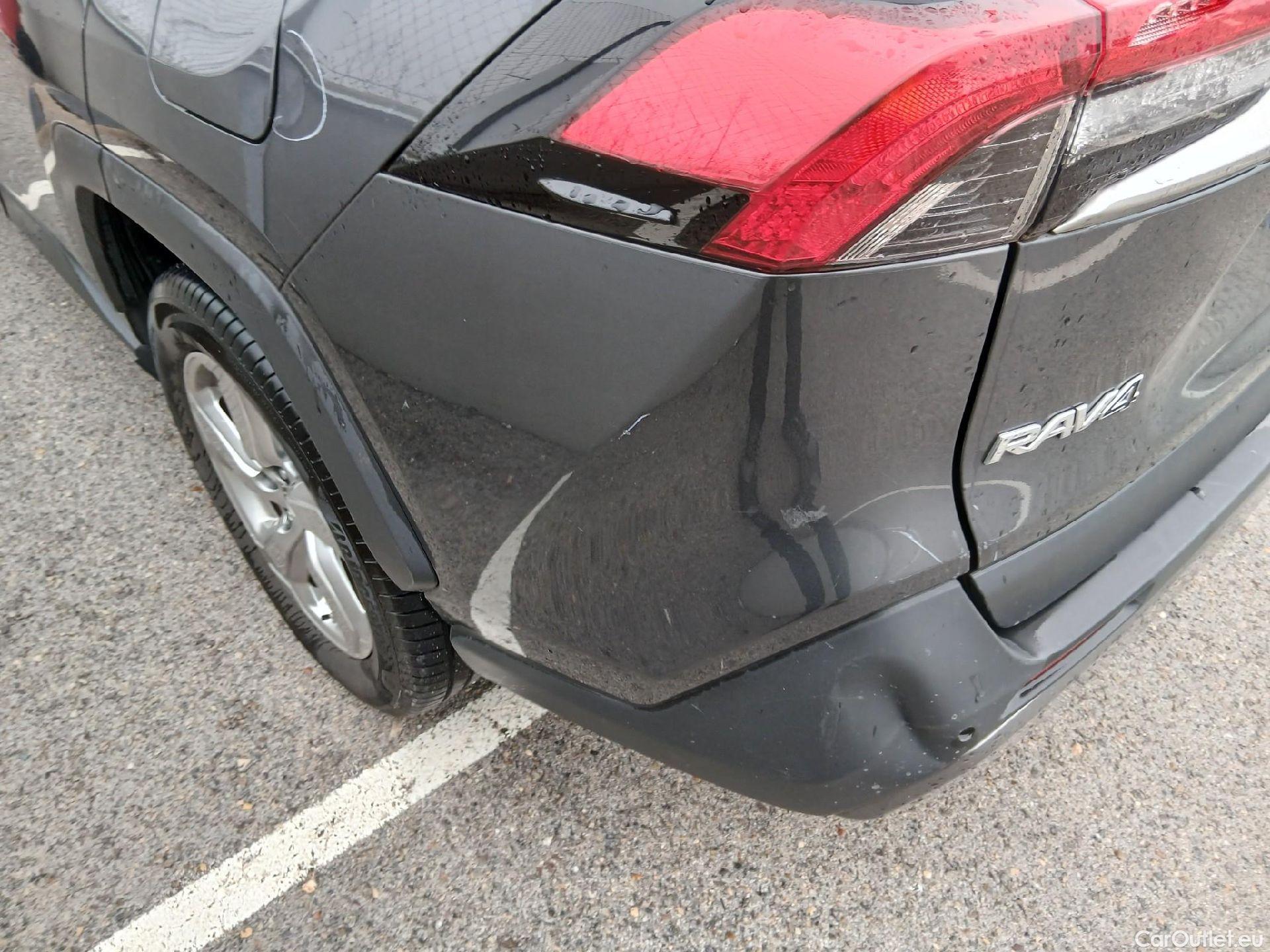  Toyota  RAV4 TOYOTA  / 2018 / 5P / todoterreno 2.5l 220H Advance #25