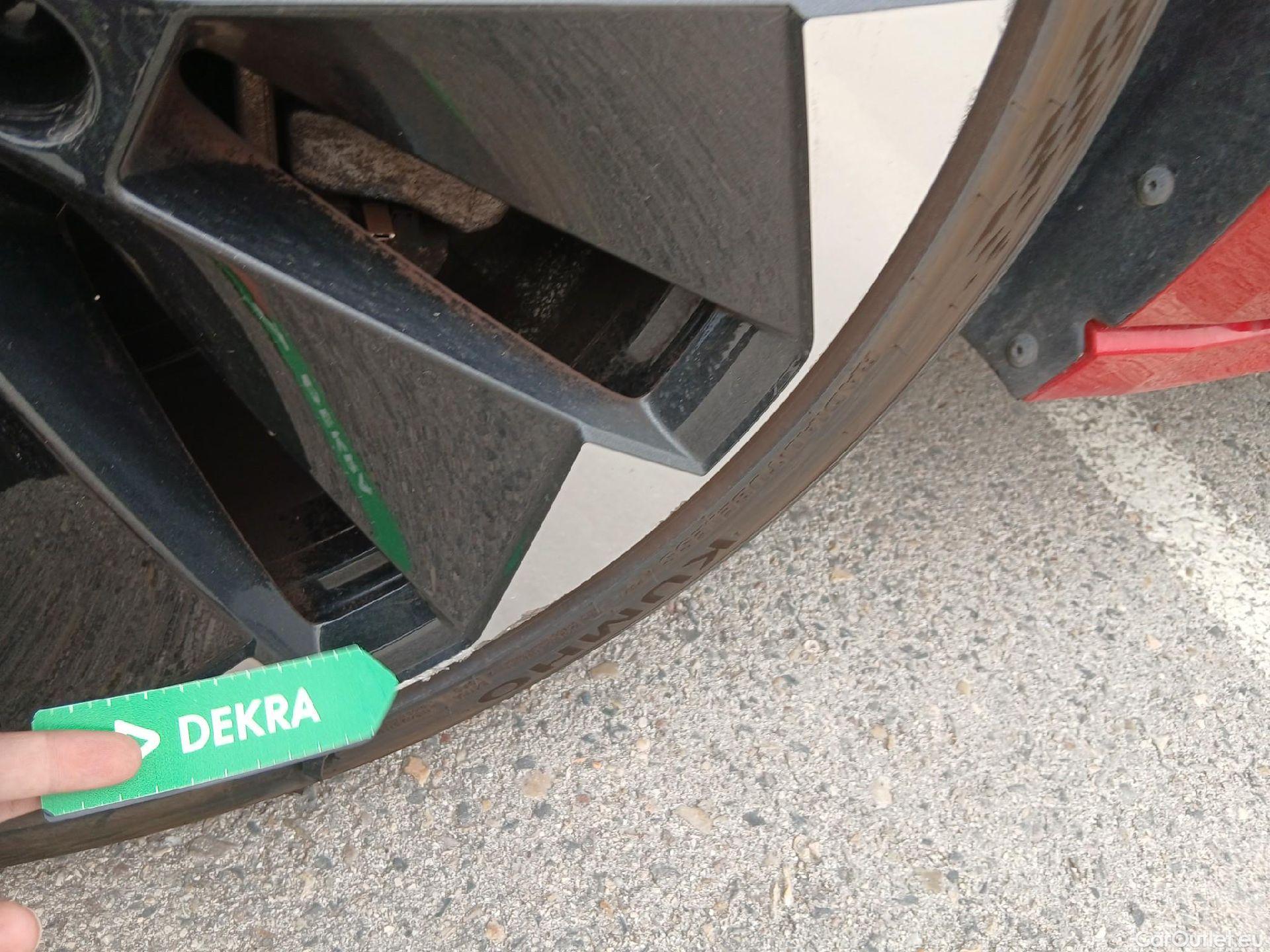  Land Rover  Discovery SKODA Enyaq / 2020 / 5P / todoterreno BEV IV 80 150 kW (204CV) 82 kW Sportline #1