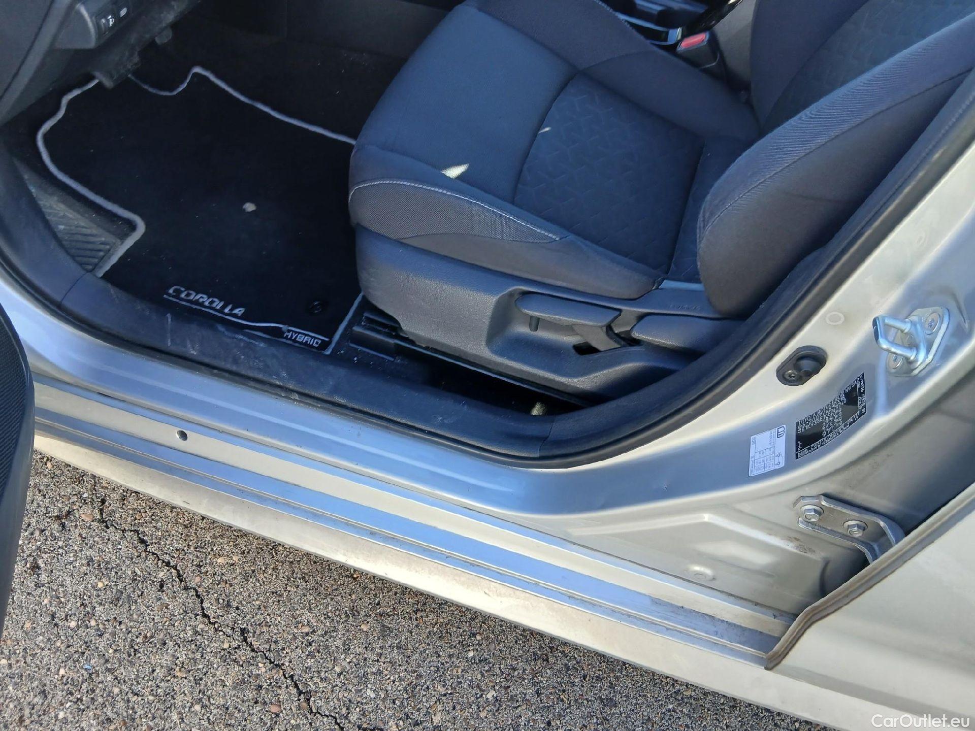  Toyota  Corolla TOYOTA  1.8 125H ACTIVE TECH E-CVT #25