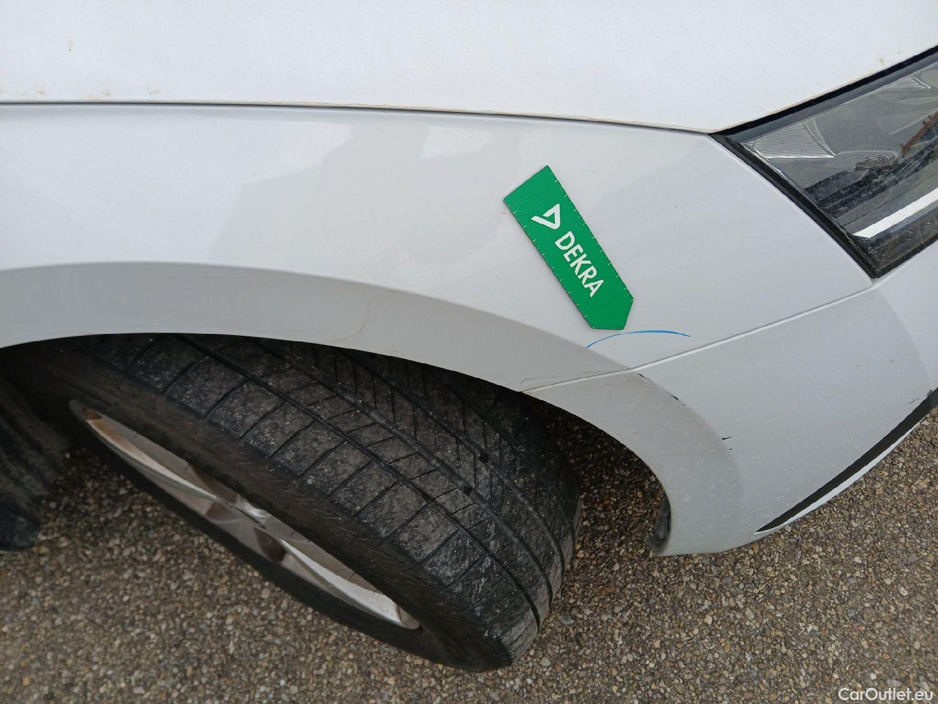  Skoda  Octavia SKODA  / 2020 / 5P / familiar Combi 2.0 TDI 110kW(150CV) DSG Ambition #38