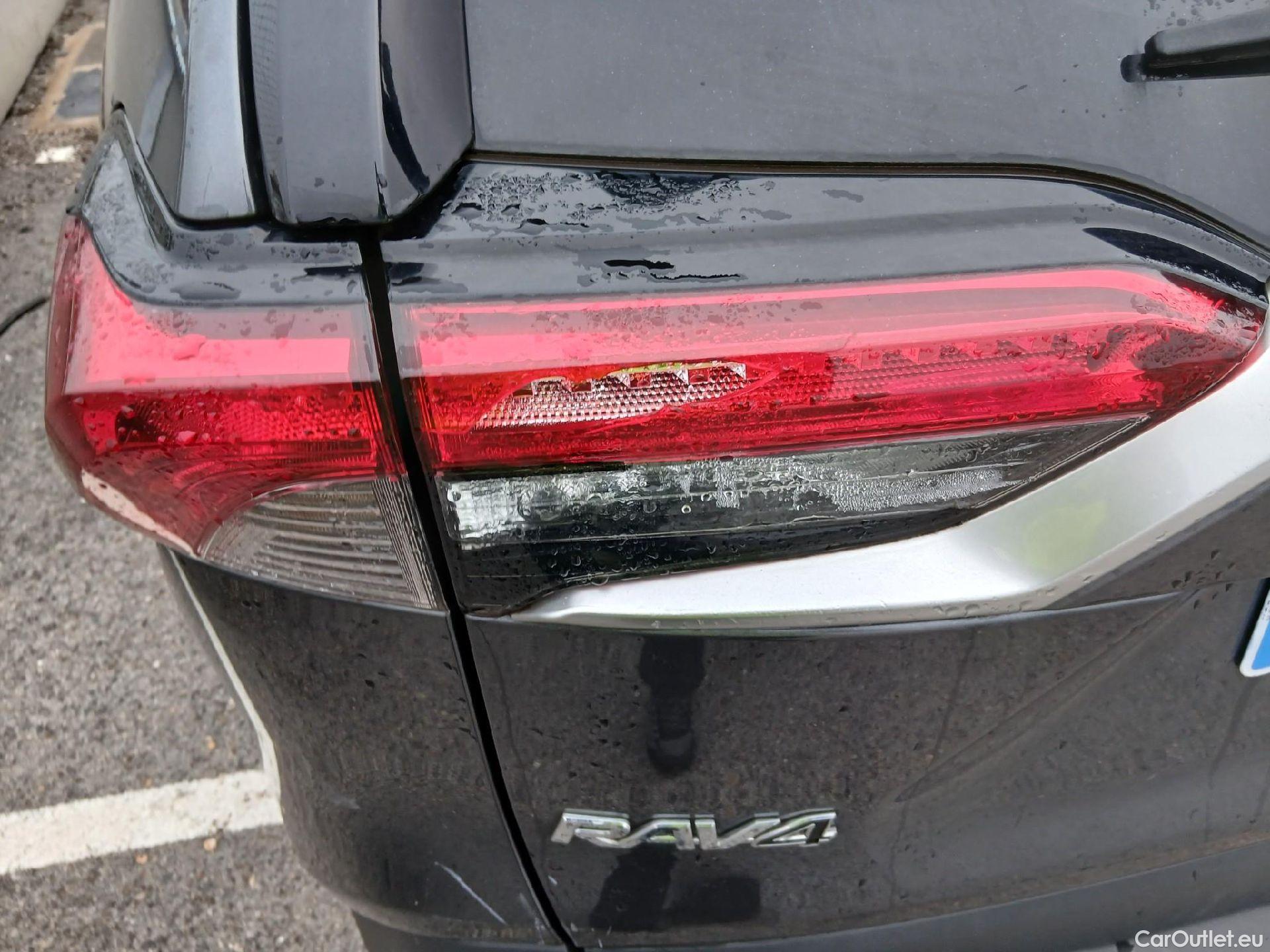  Toyota  RAV4 TOYOTA  / 2018 / 5P / todoterreno 2.5l 220H Advance #33