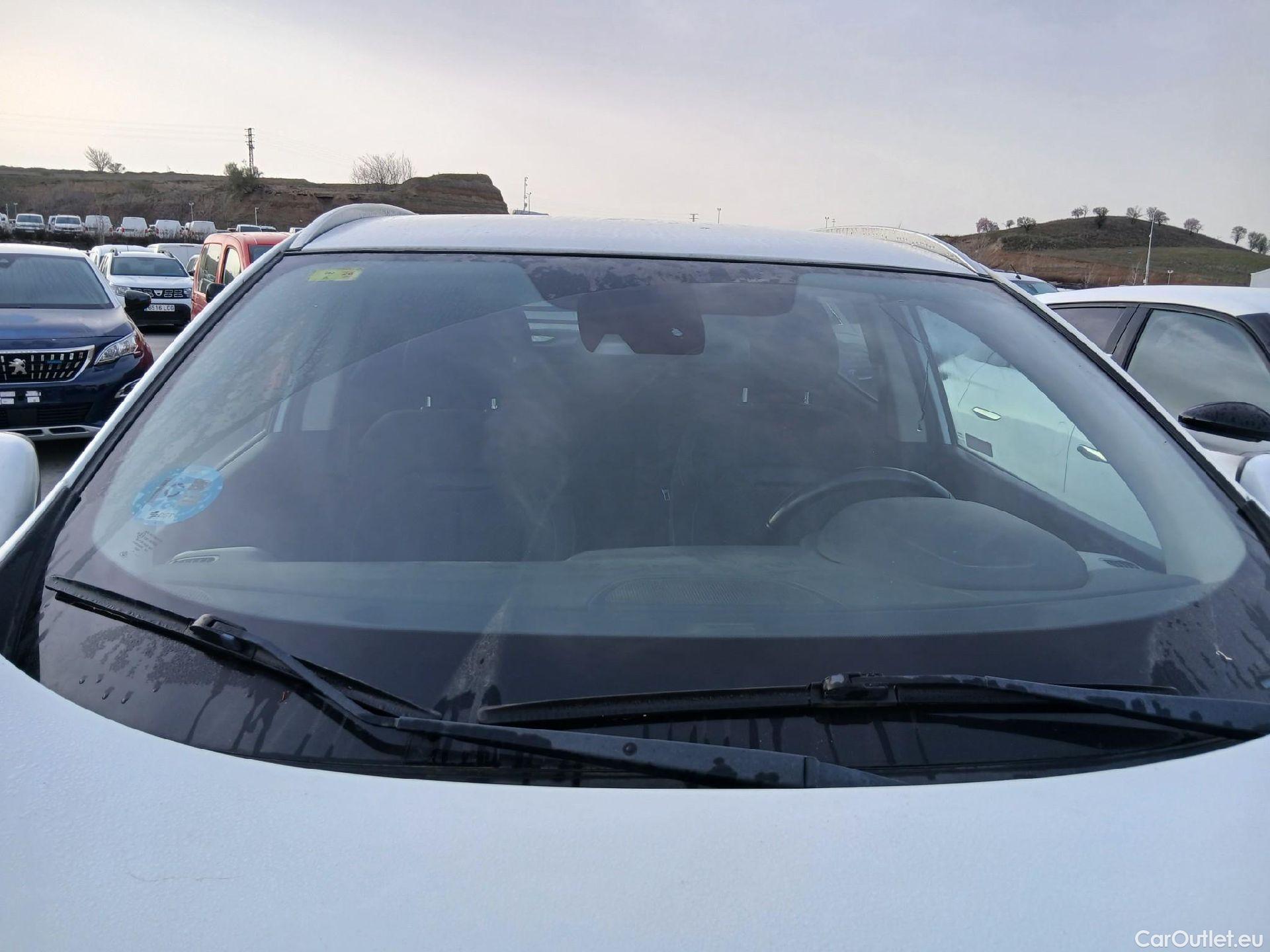  Renault  Kadjar RENAULT  5p 1G berlina con portón Tech Road Energy dCi 96kW (130CV) 4x4 #9